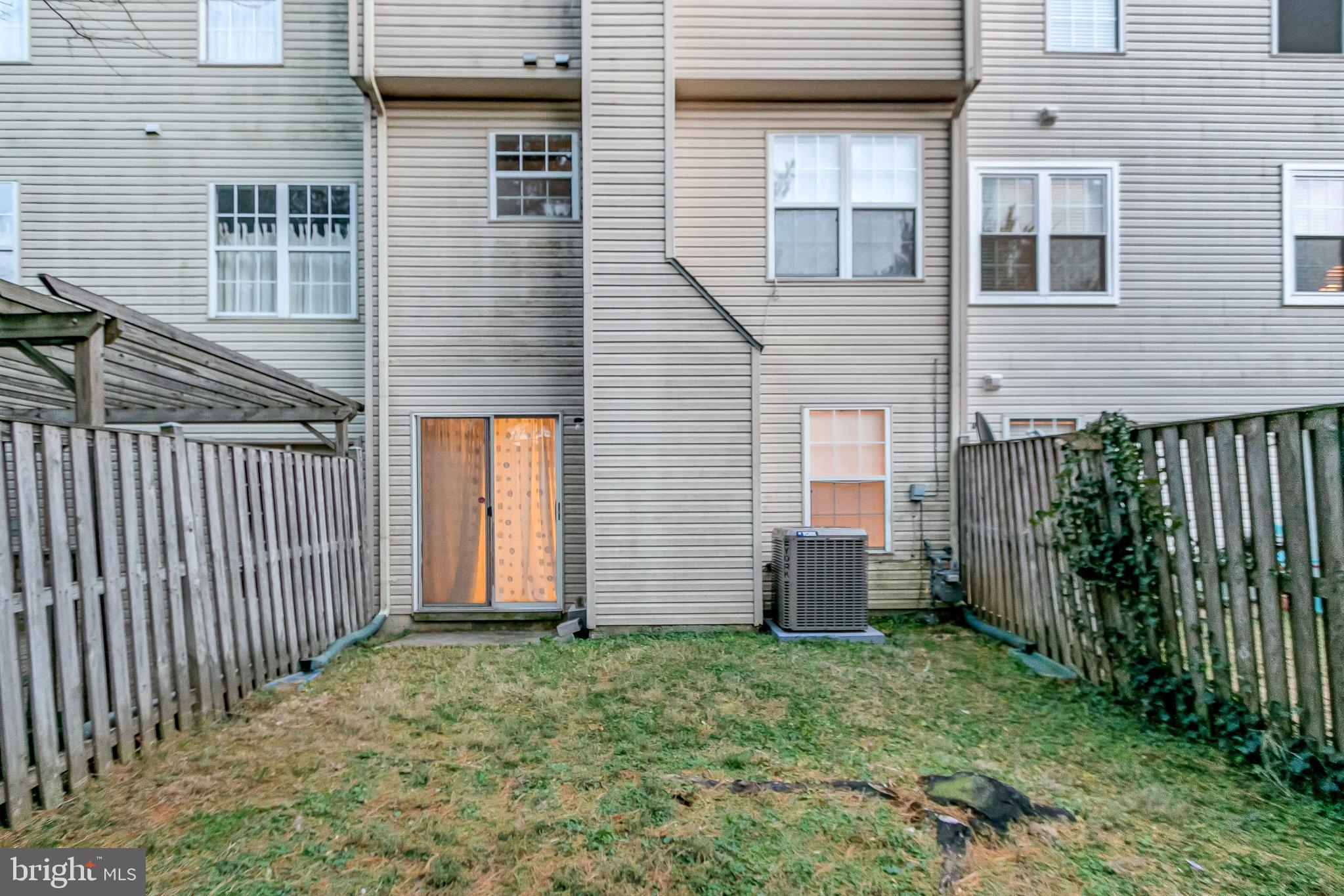 ROBINS GLENN - Residential