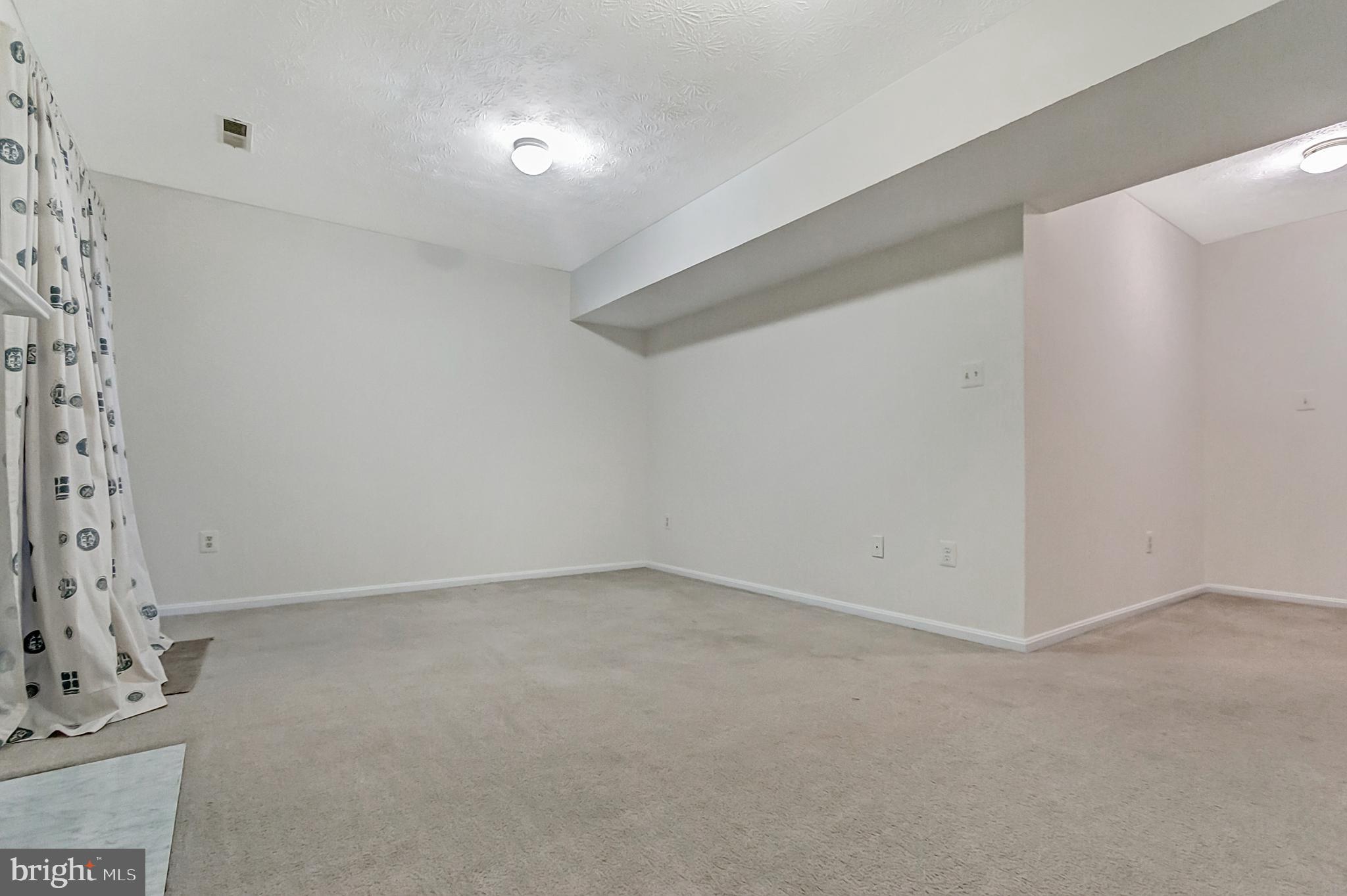 ROBINS GLENN - Residential