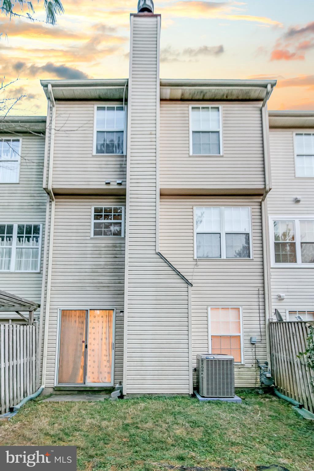 ROBINS GLENN - Residential