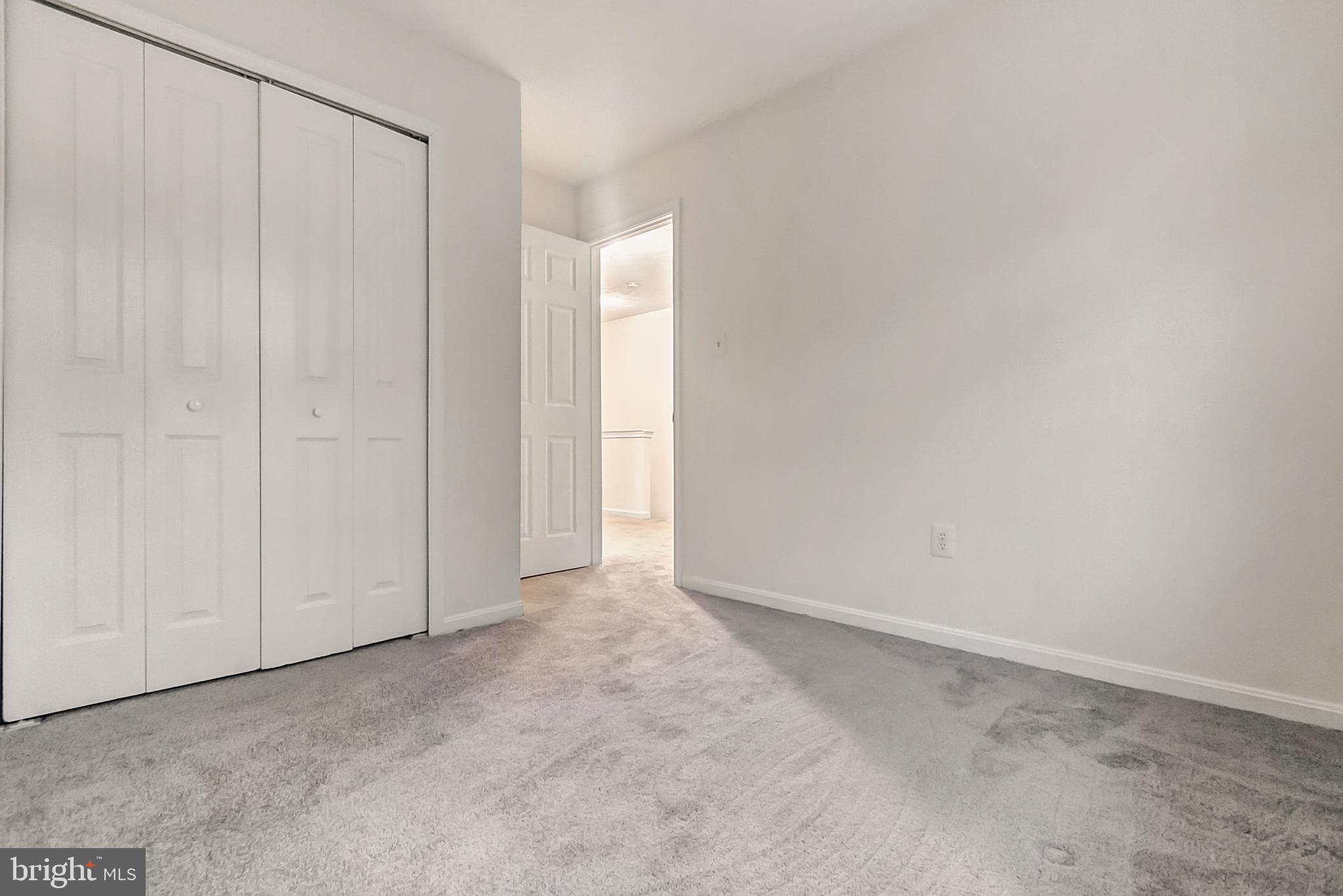 ROBINS GLENN - Residential