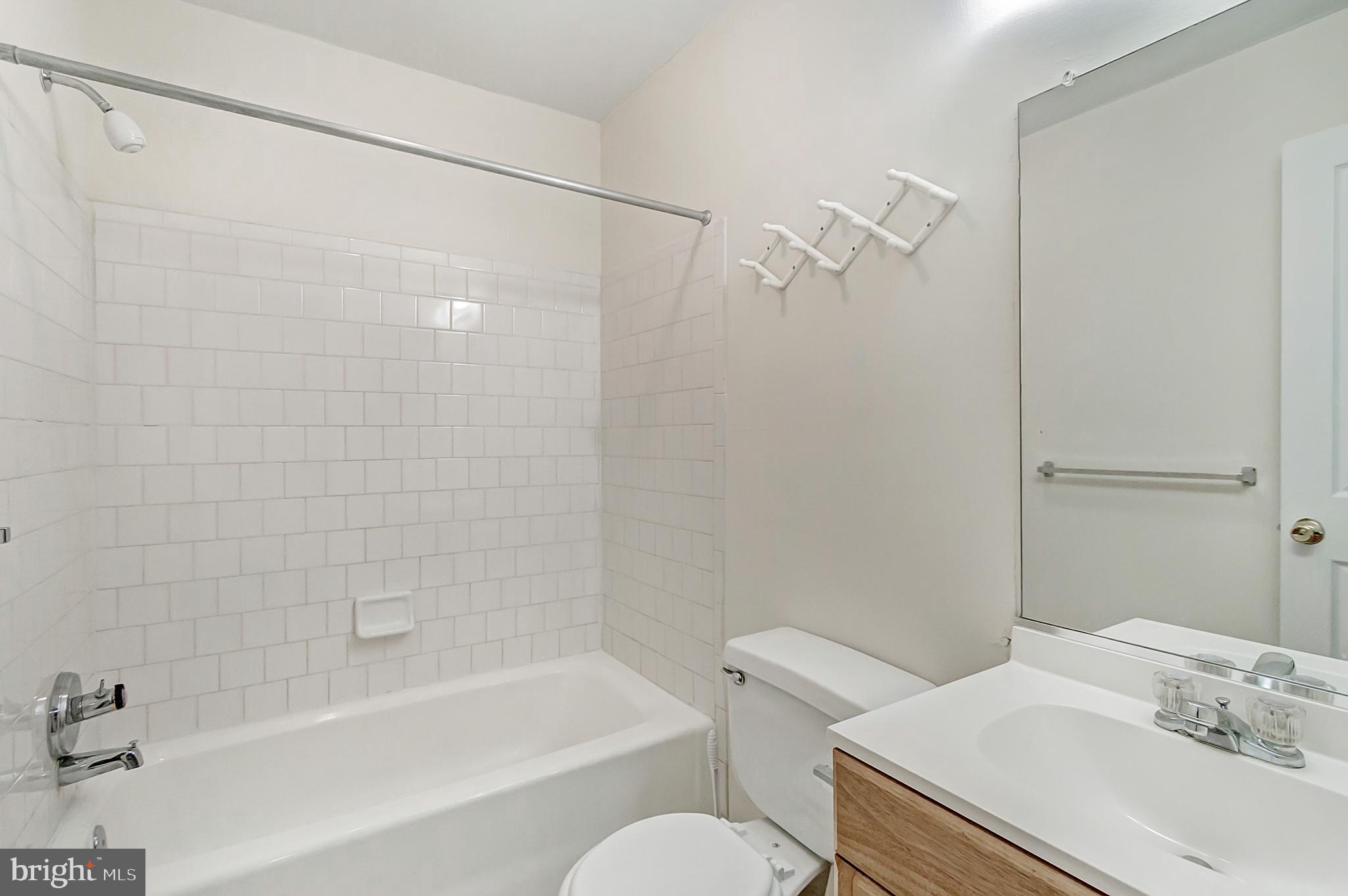 ROBINS GLENN - Residential