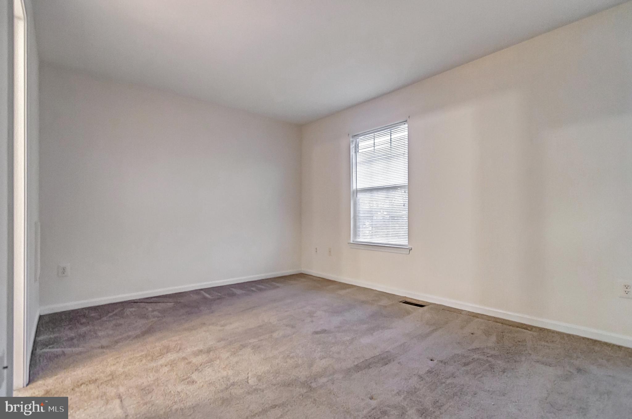 ROBINS GLENN - Residential