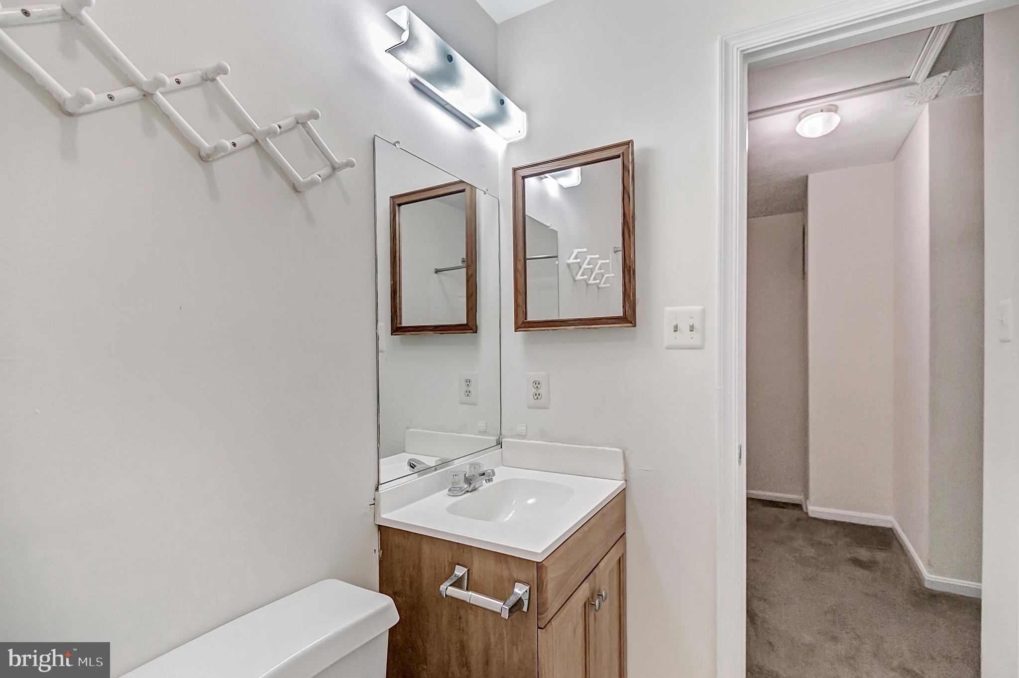 ROBINS GLENN - Residential