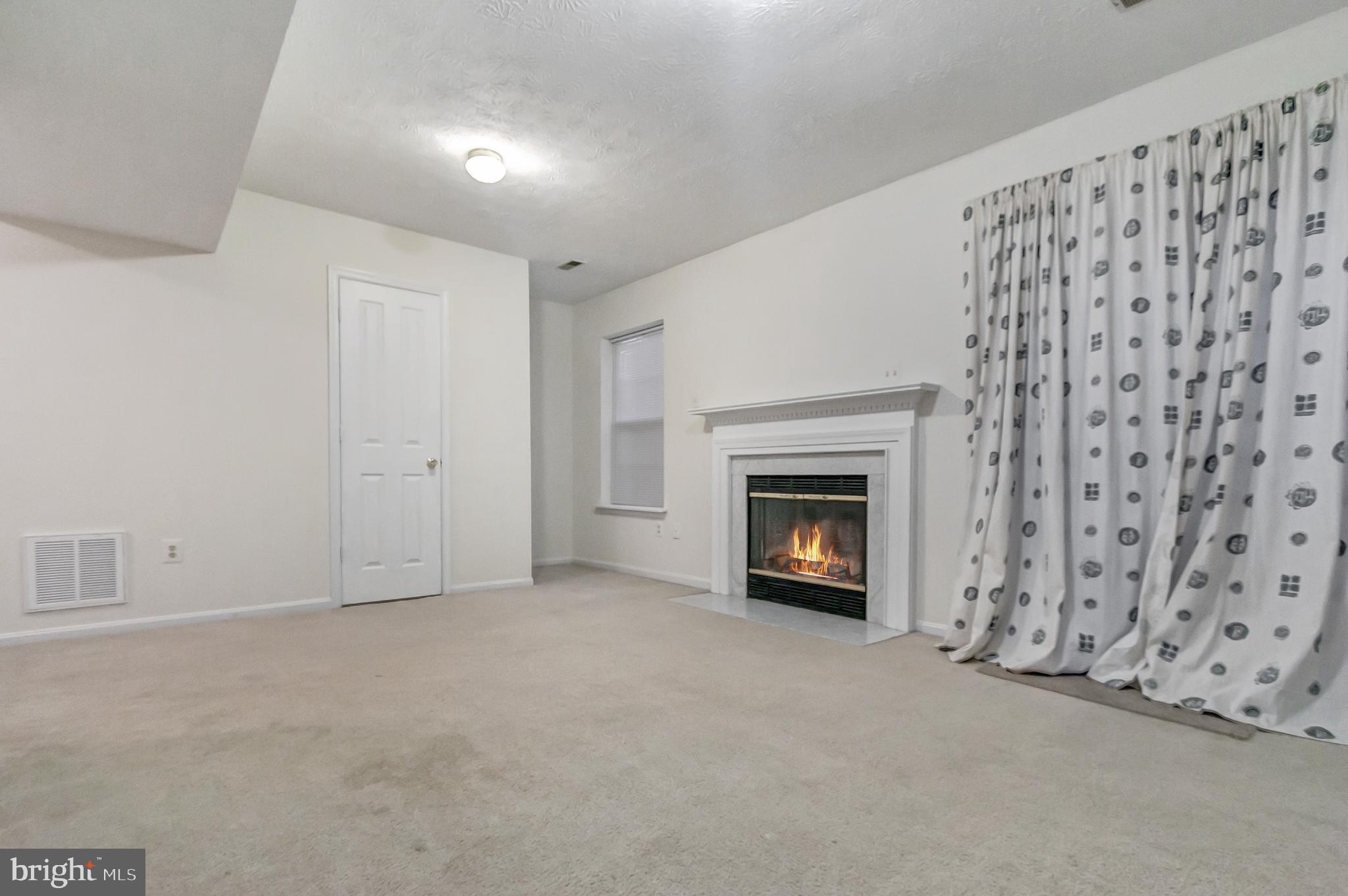 ROBINS GLENN - Residential