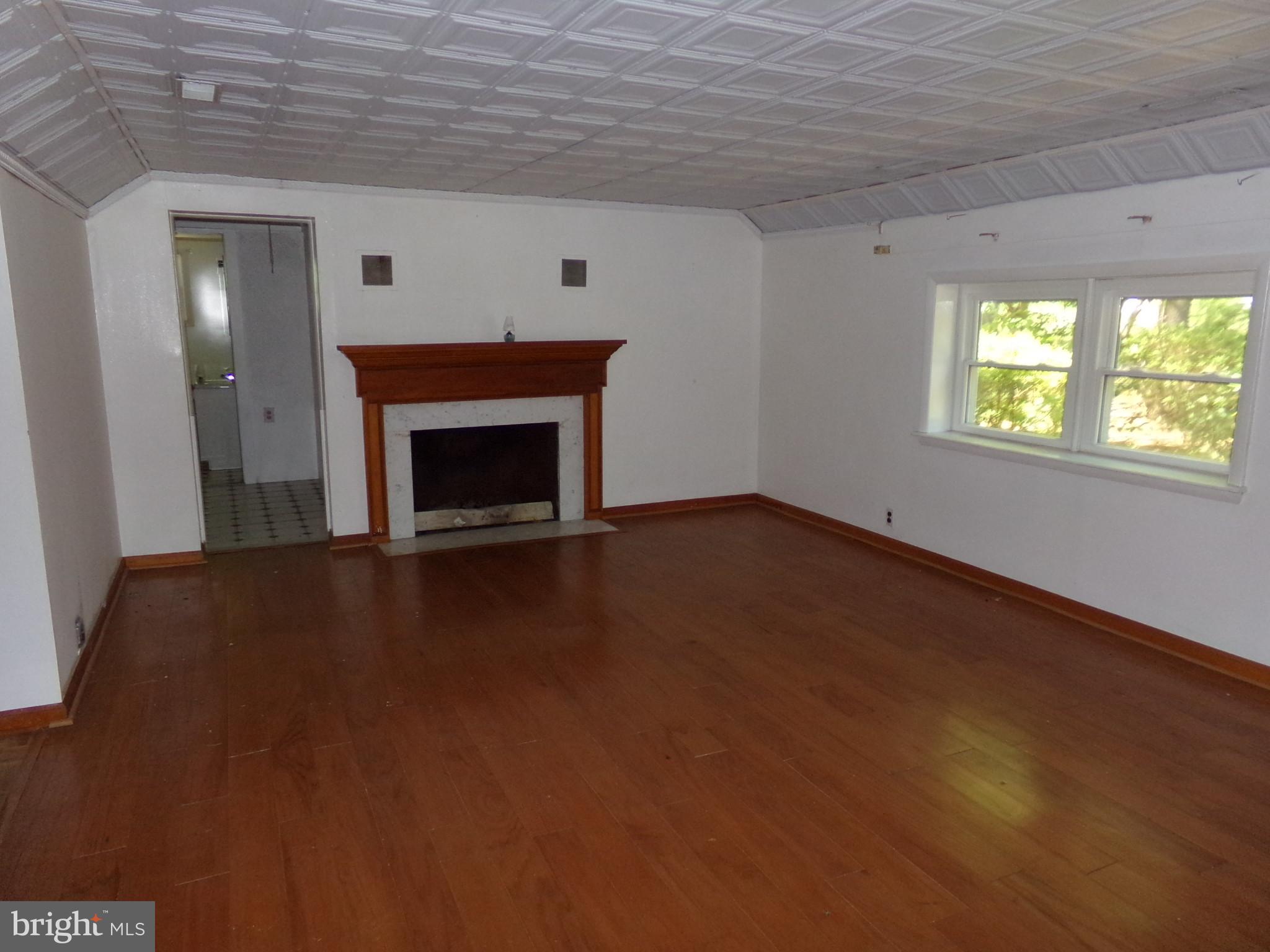 120 IRIS ROAD