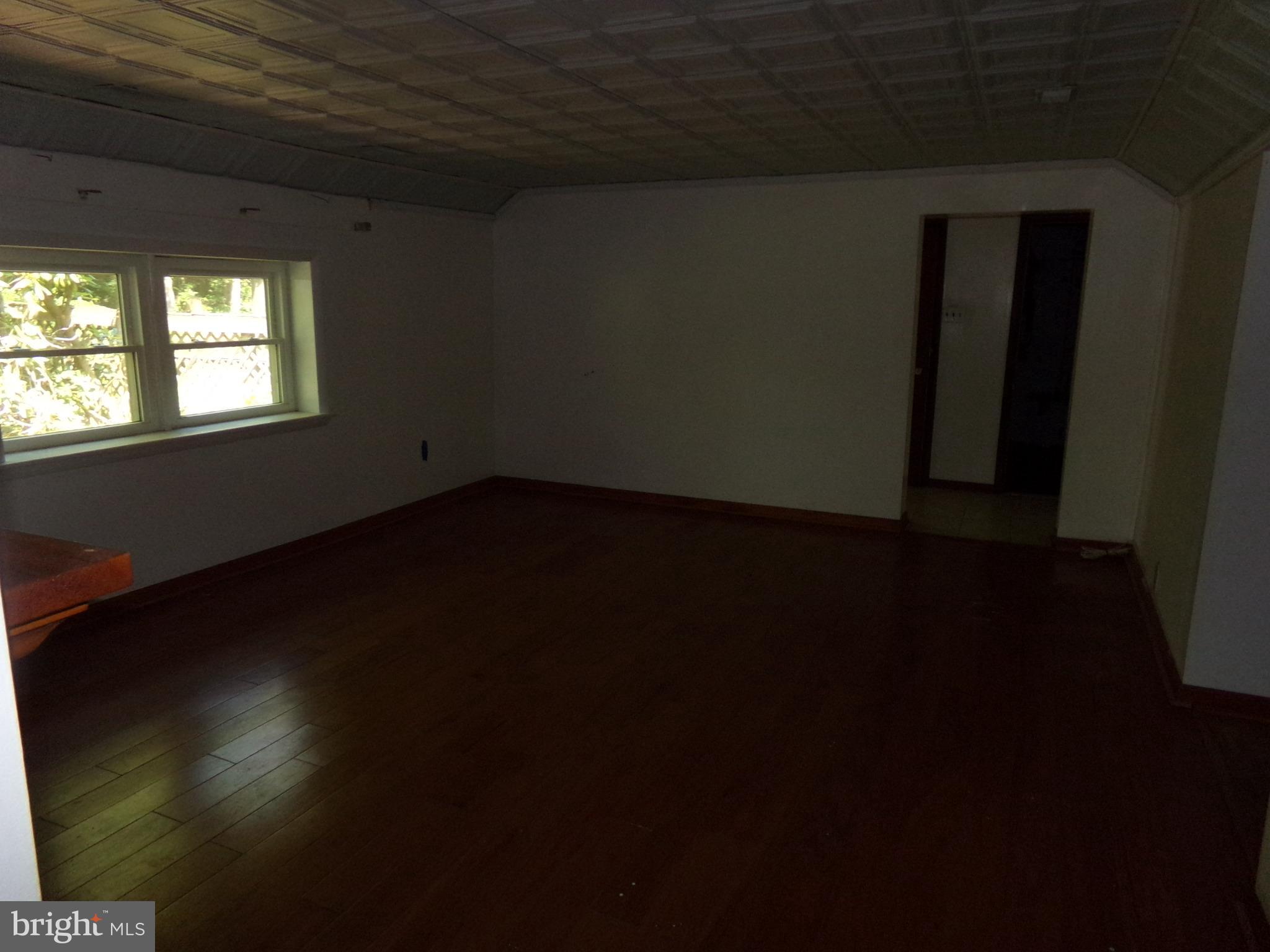 120 IRIS ROAD