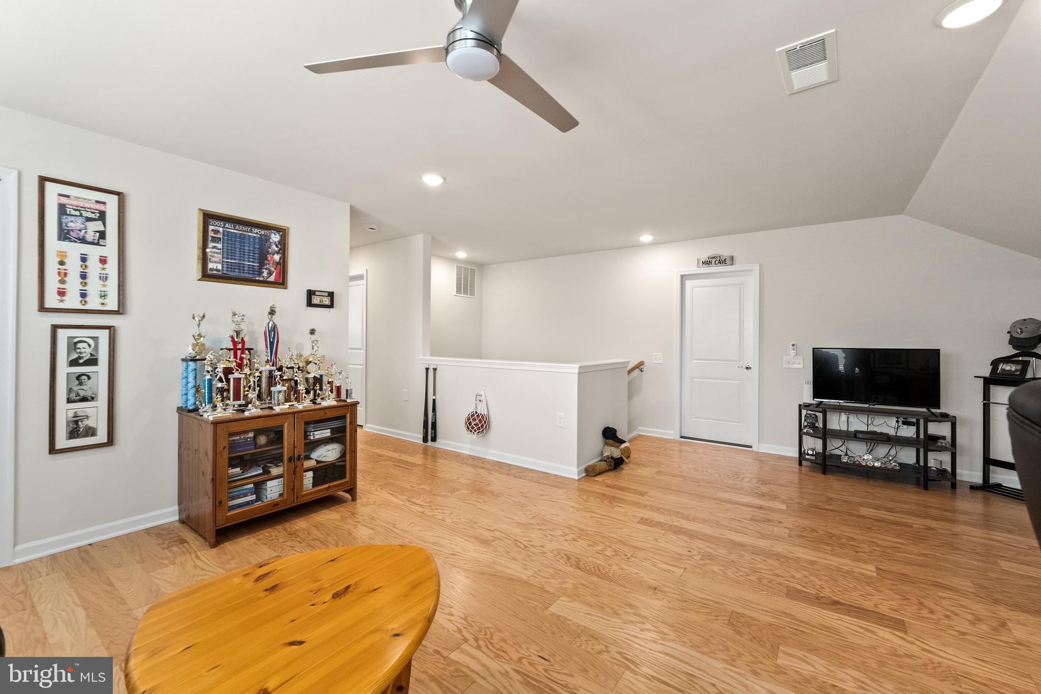 MONTEBELLO - Residential