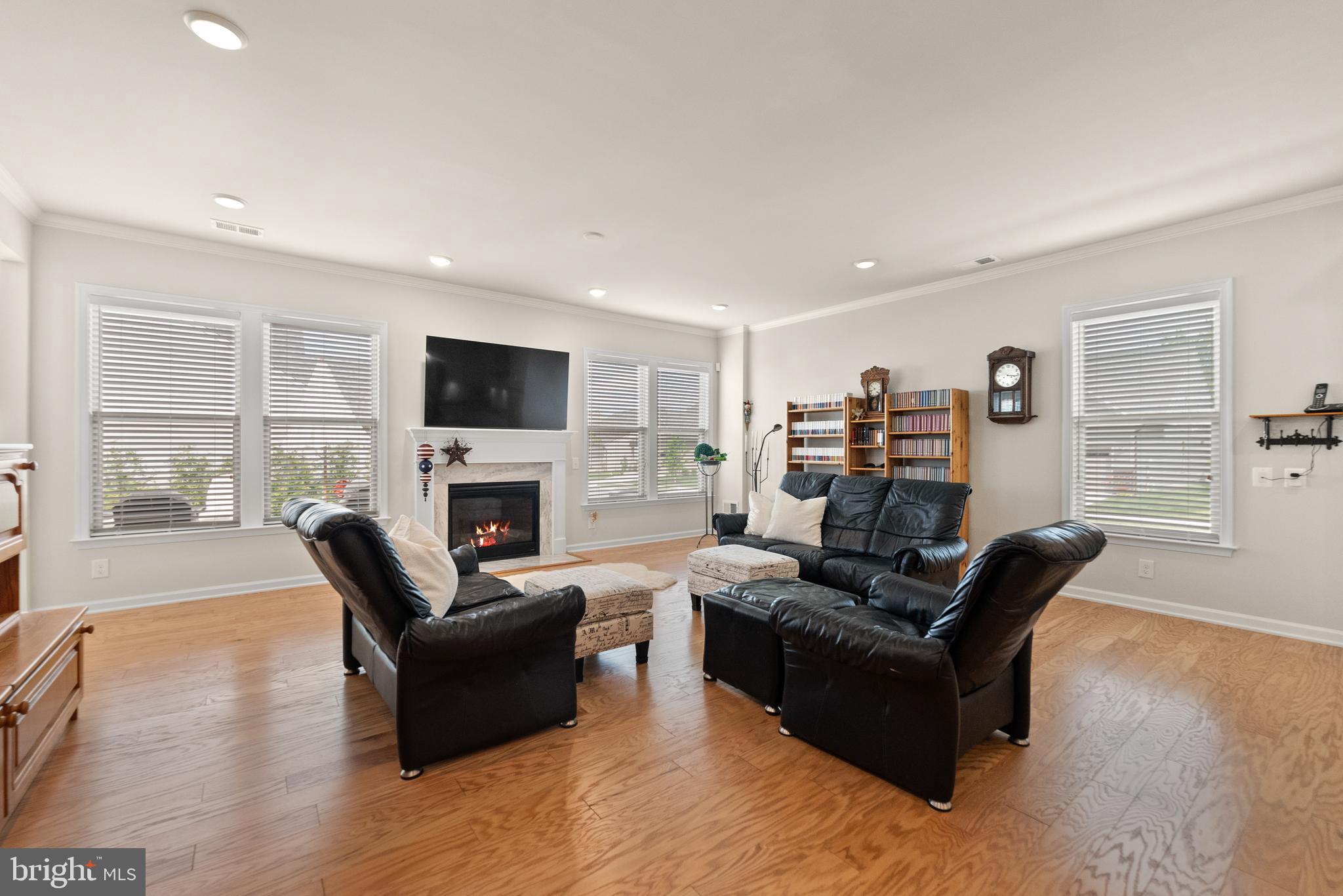 MONTEBELLO - Residential