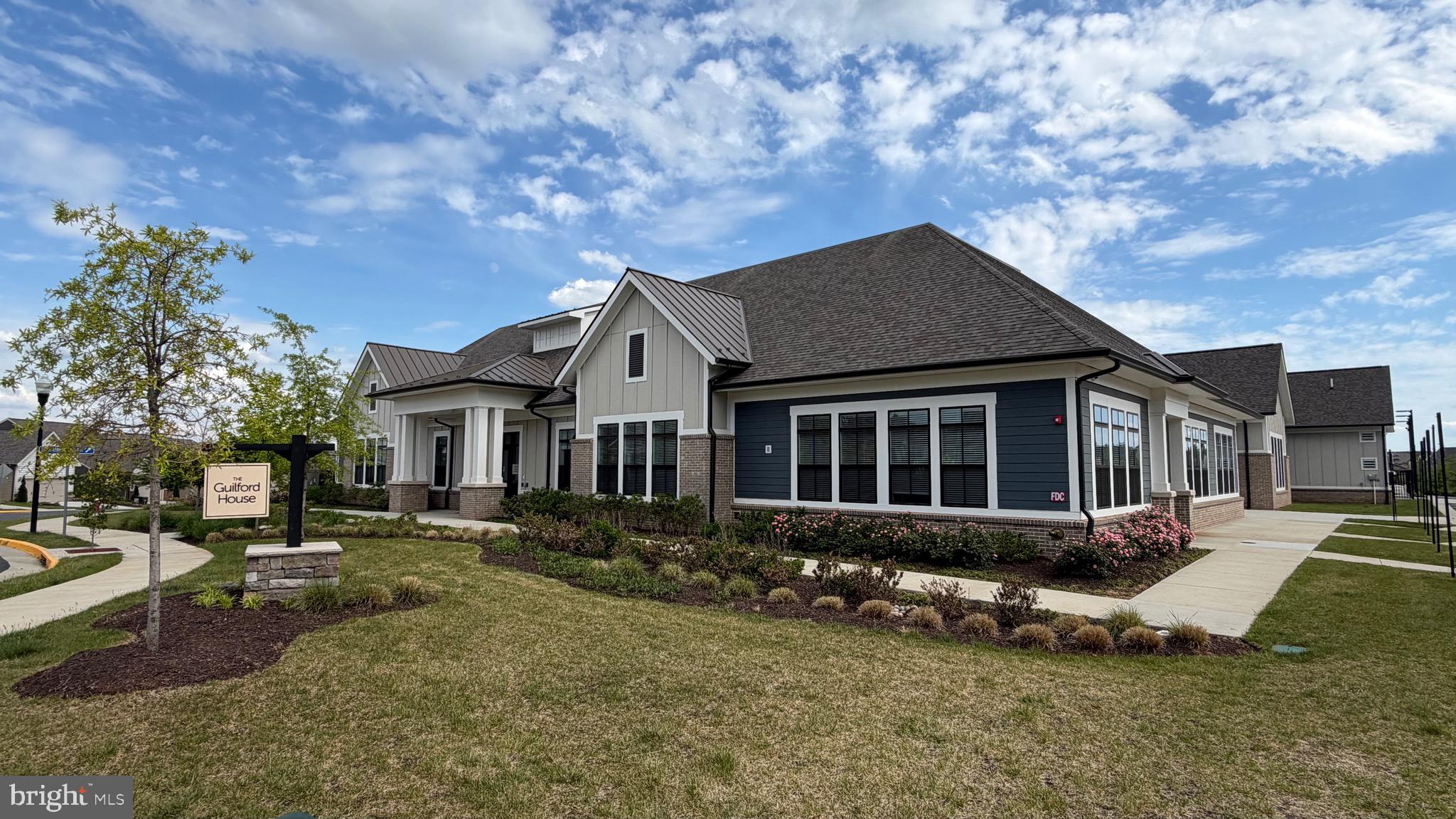 MONTEBELLO - Residential