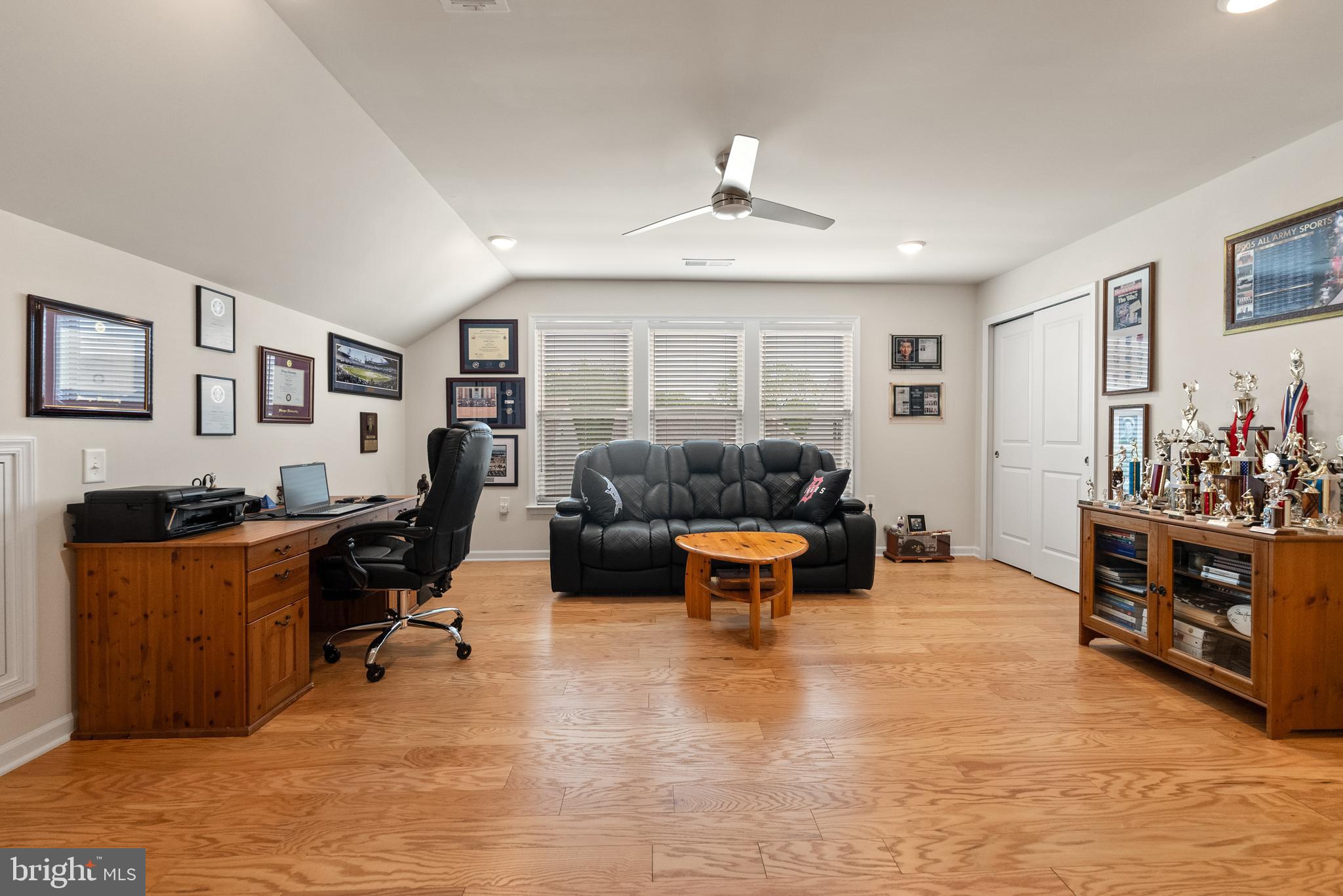 MONTEBELLO - Residential