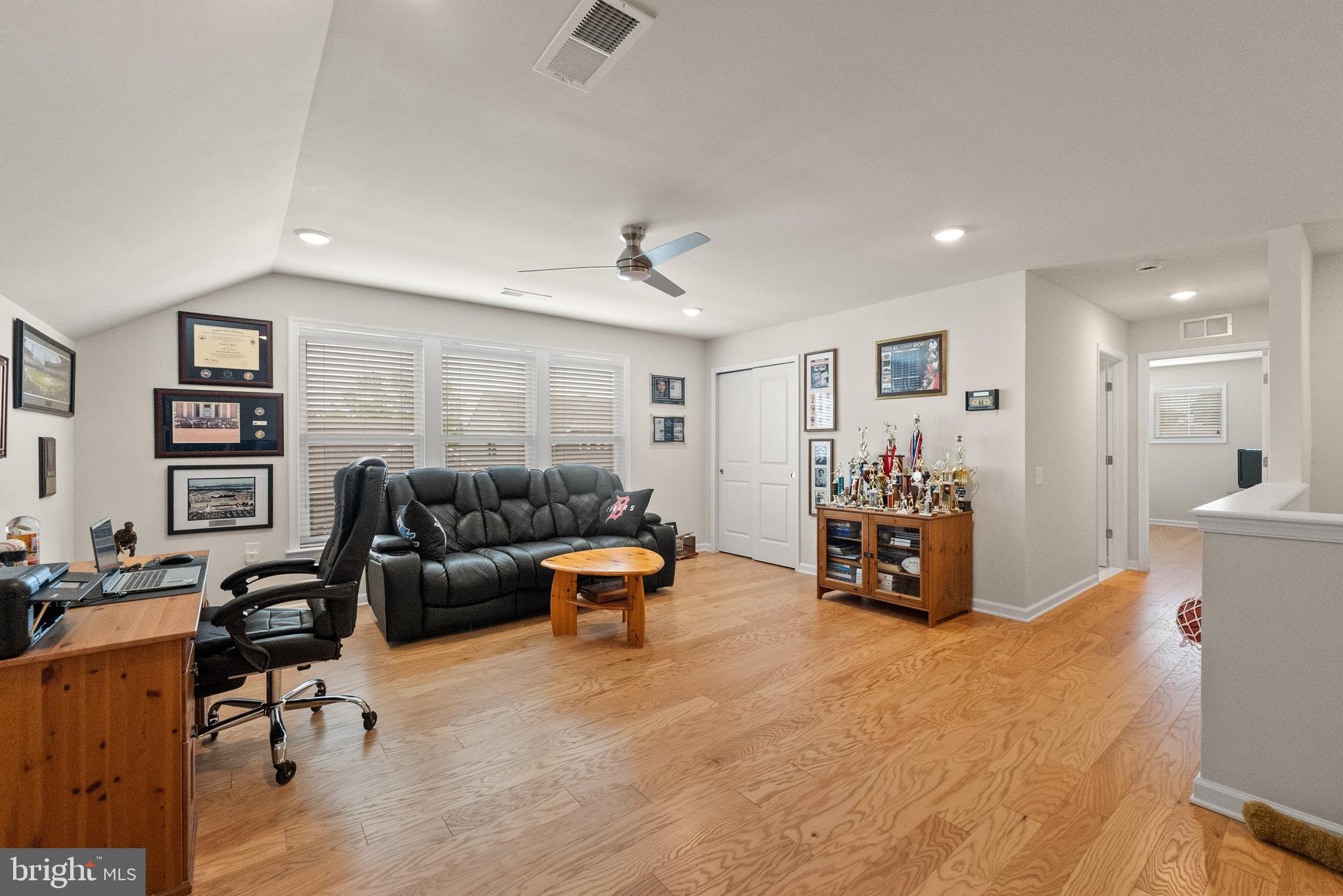 MONTEBELLO - Residential