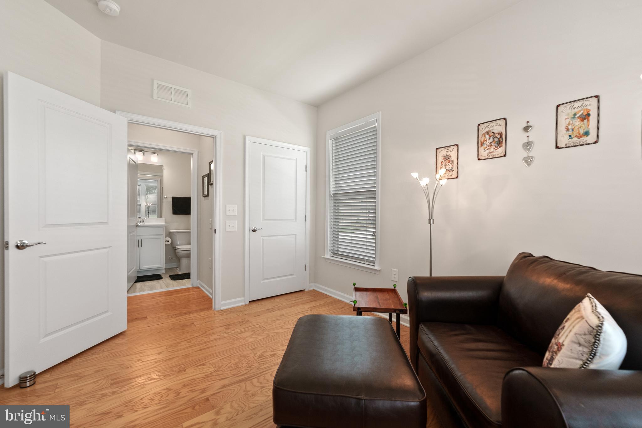 MONTEBELLO - Residential