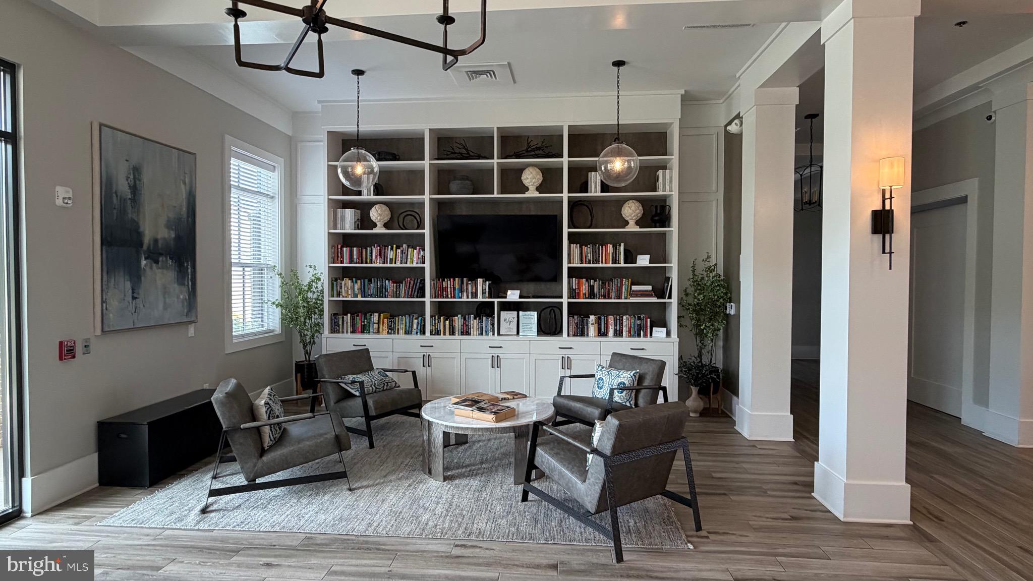MONTEBELLO - Residential