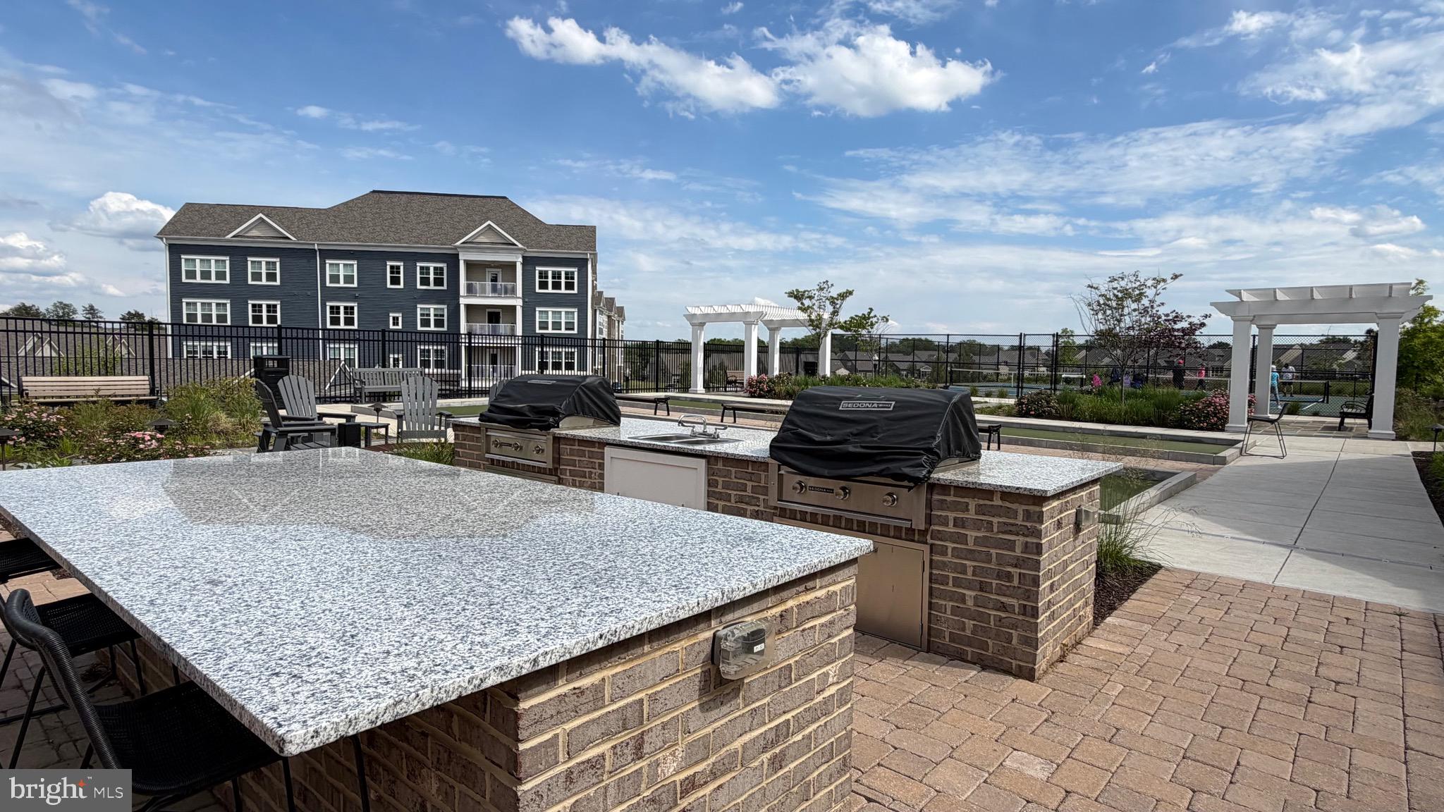 MONTEBELLO - Residential