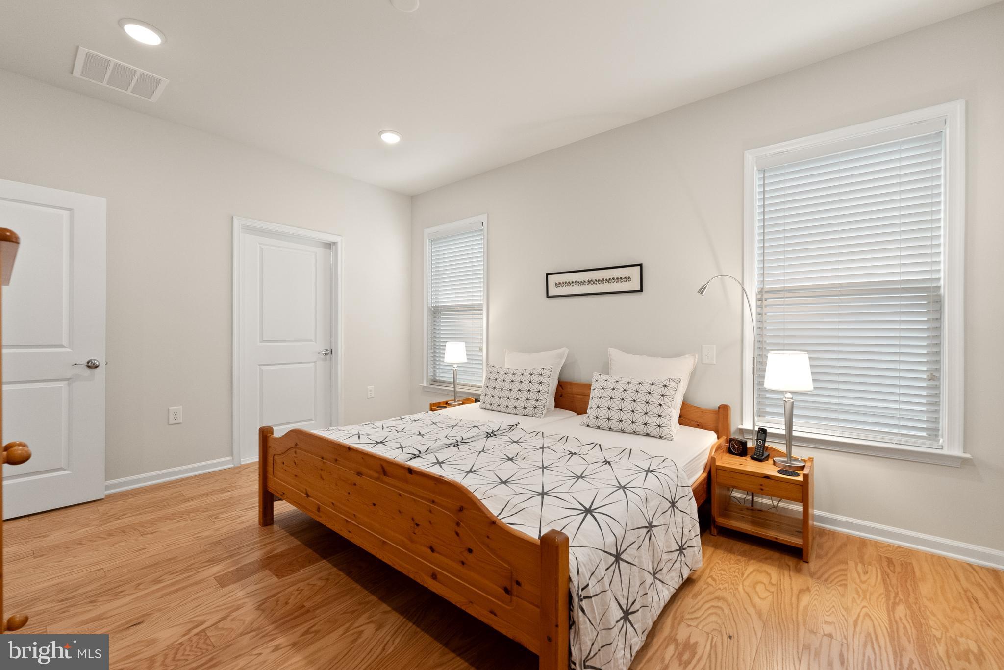 MONTEBELLO - Residential