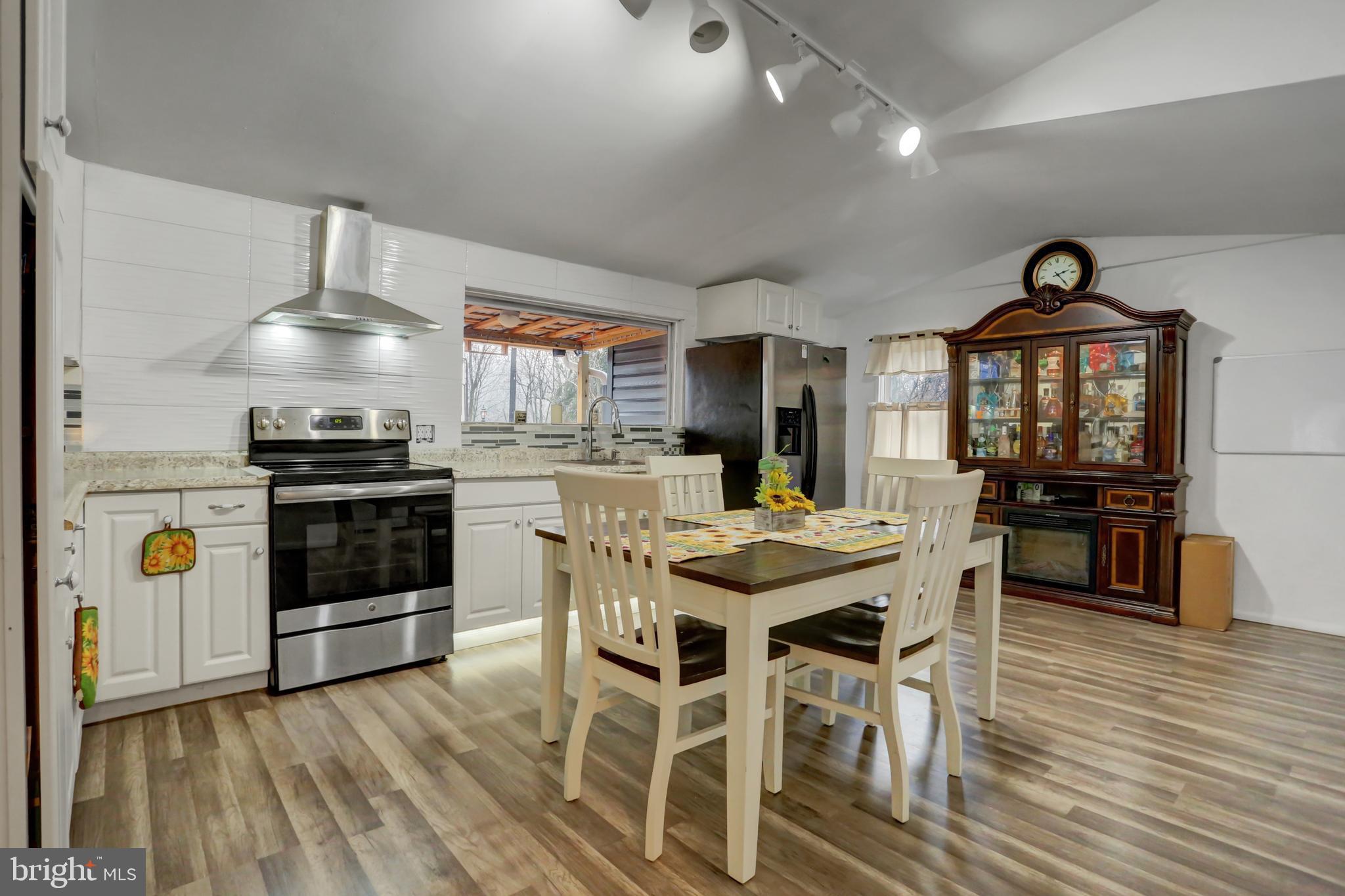 SUNNYSIDE - Residential