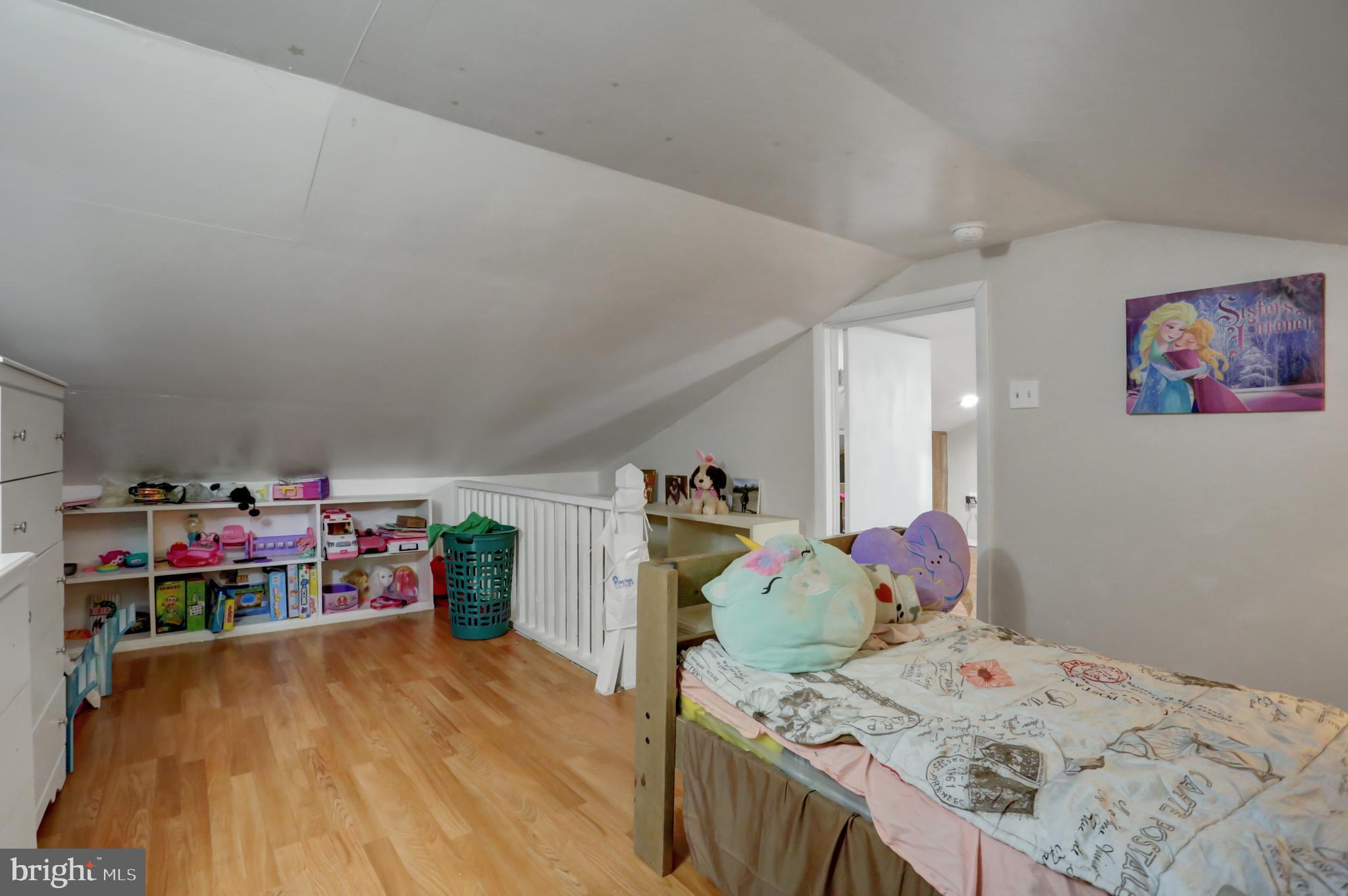 SUNNYSIDE - Residential