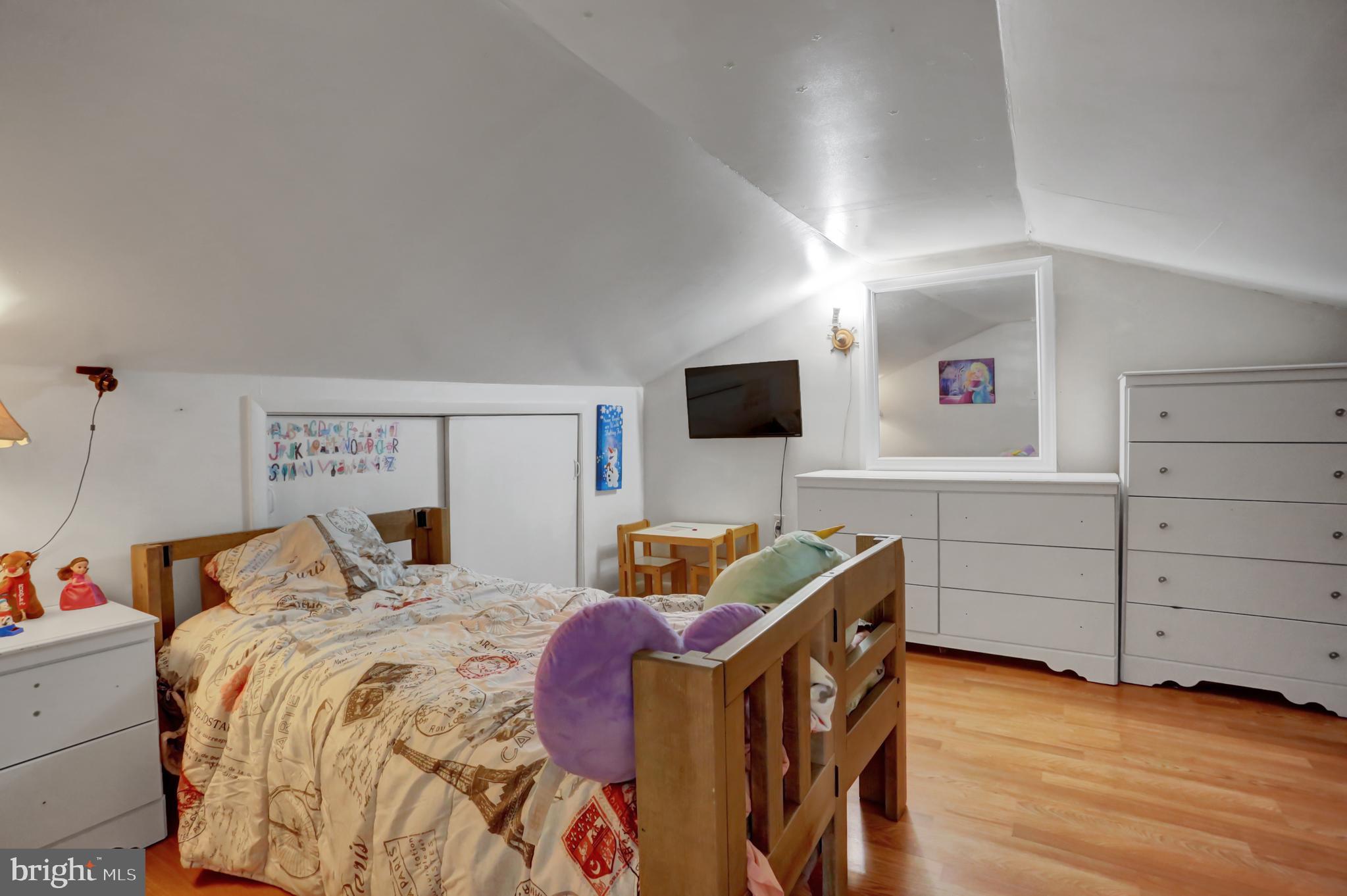 SUNNYSIDE - Residential