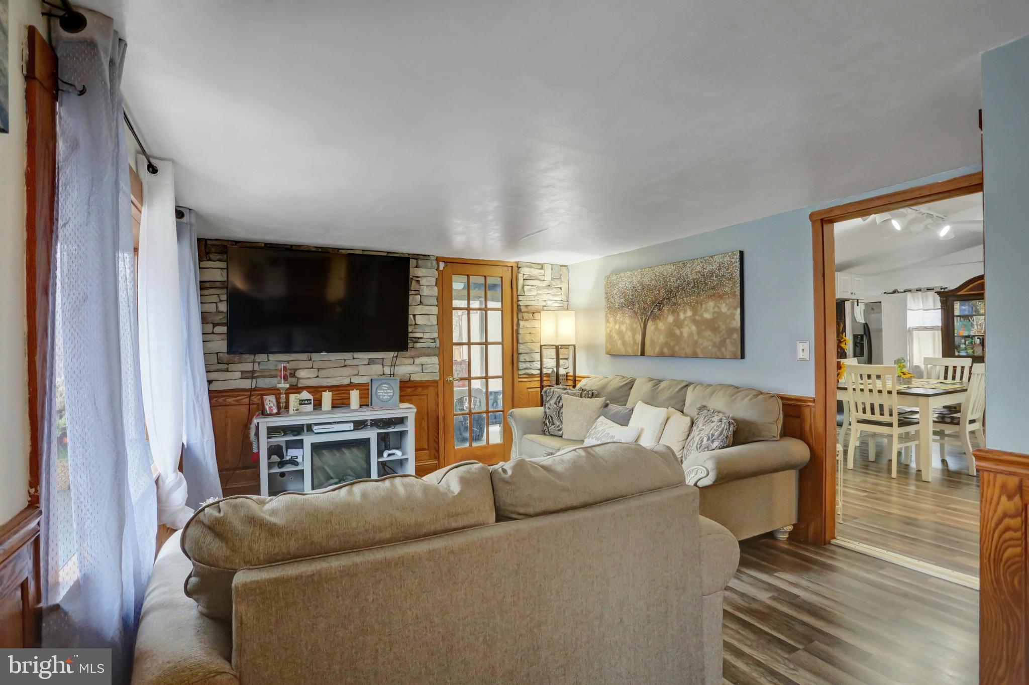 SUNNYSIDE - Residential