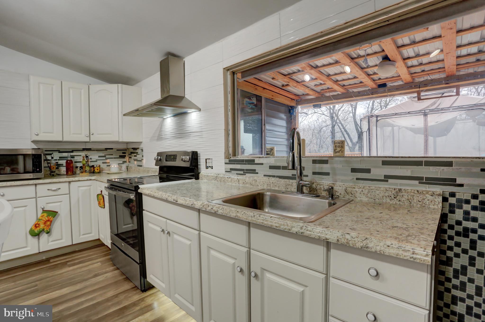 SUNNYSIDE - Residential