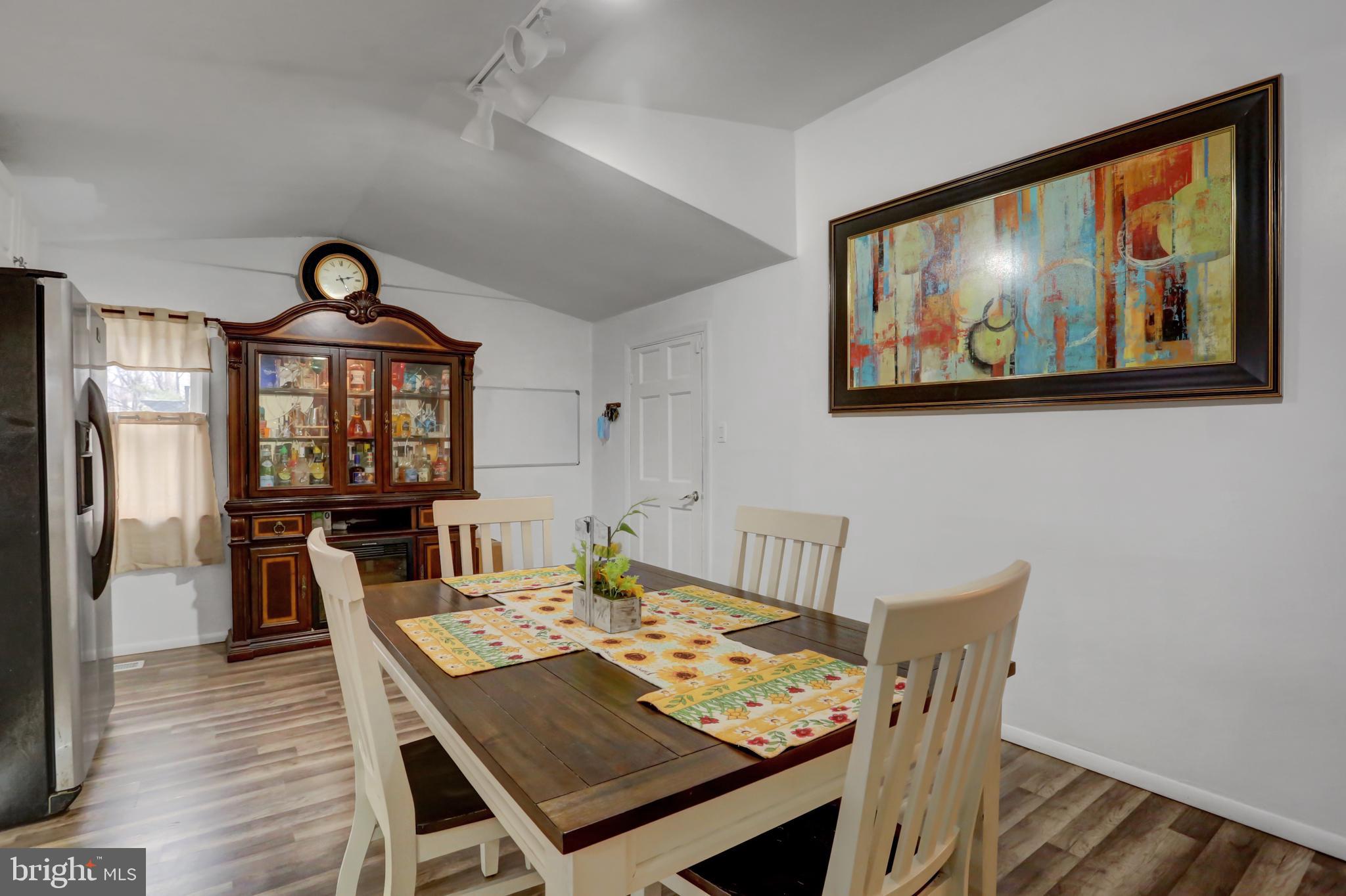 SUNNYSIDE - Residential