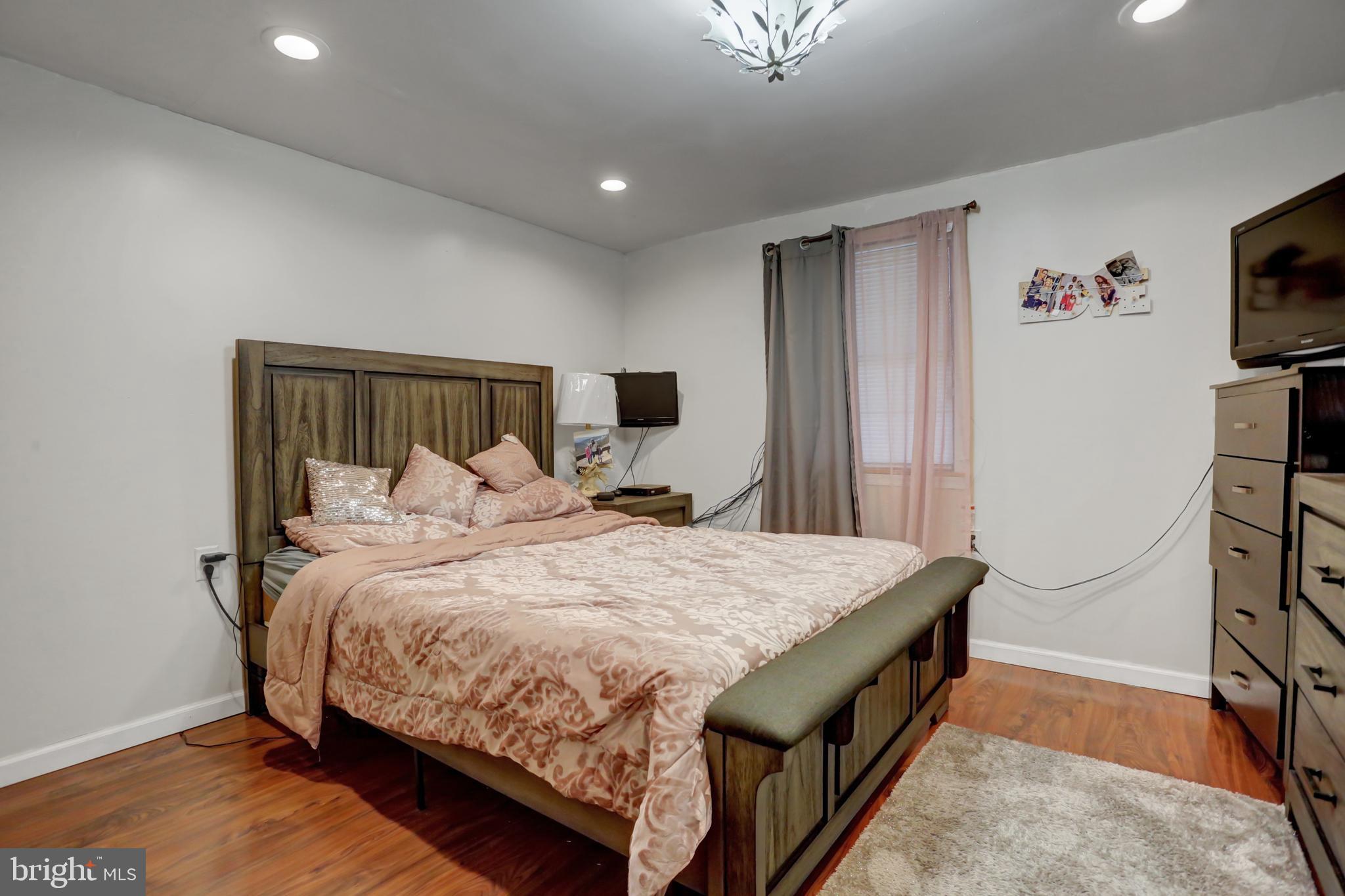 SUNNYSIDE - Residential