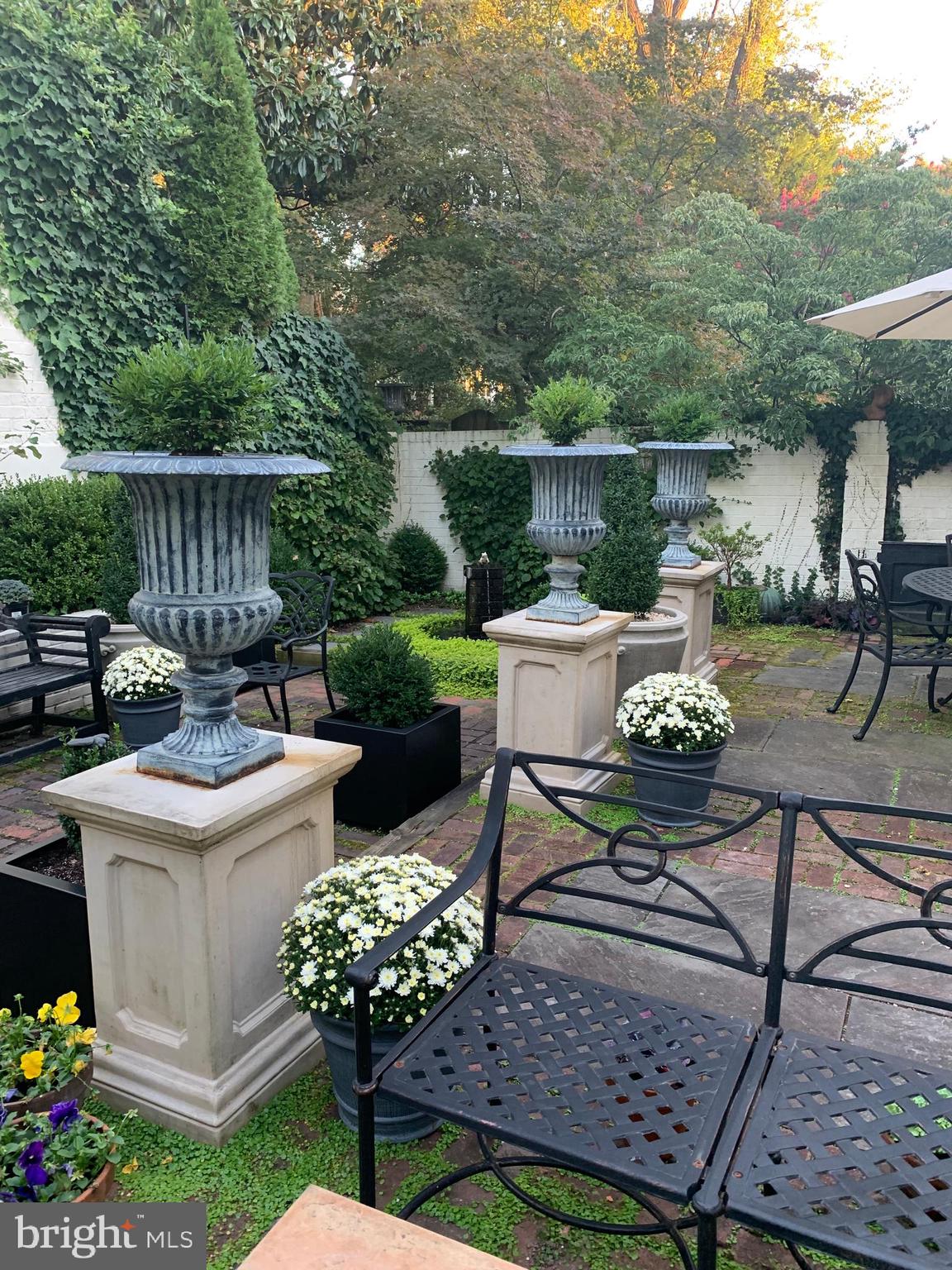 YATES GARDENS - Residential