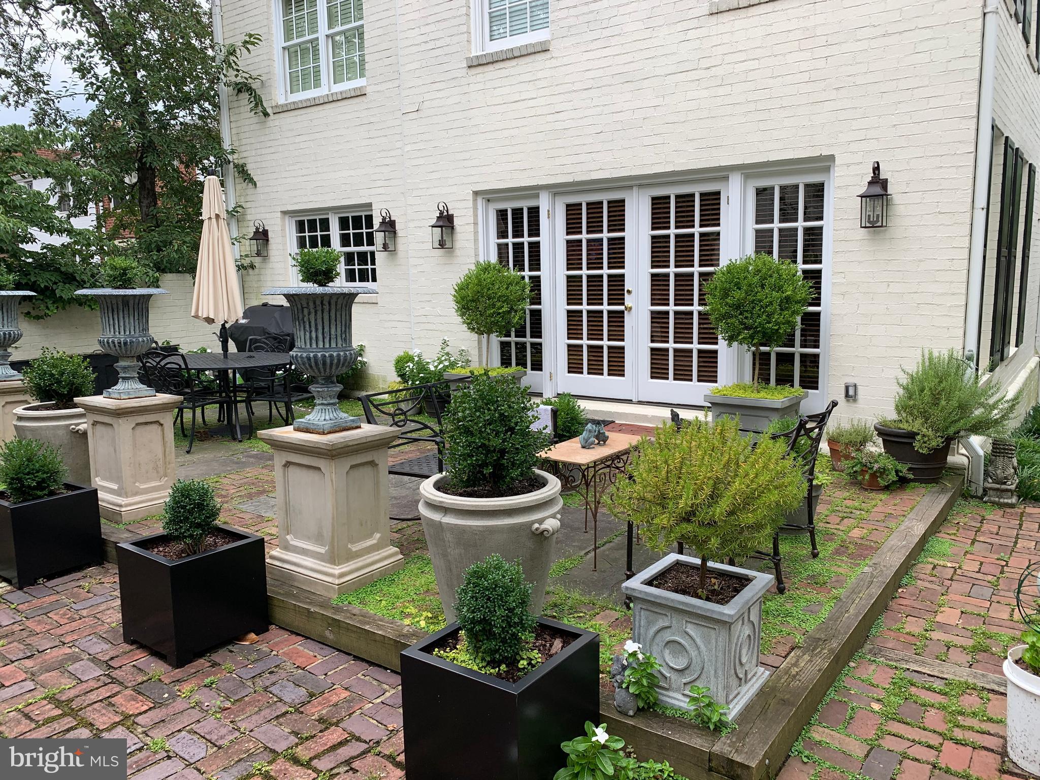 YATES GARDENS - Residential