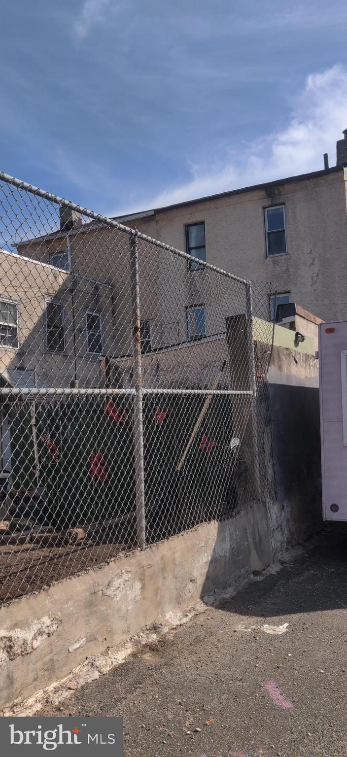 FRANKFORD - Residential Income