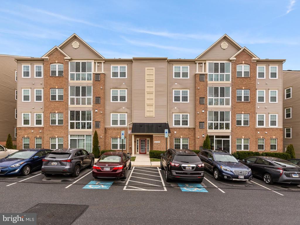 55+ Community! Beautiful condo with 2 master suites, master bedroom w/walk-in closet, 2nd room w/attached full bath, cathedral ceilings, recess lights, granite countertop, breakfast bar, stainless steel appliances, laundry in unit, den/sunroom, and enclosed glass porch. Elevator, Club House, Close to Maple Lawn shops & restaurants, convenient access to I-95, 29, 200,32 and much more.