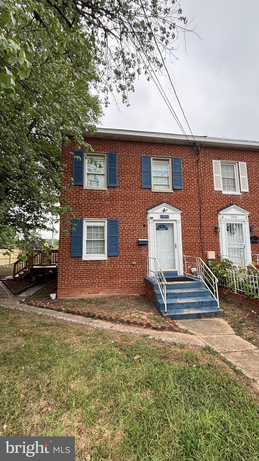 Beautiful 2-Bed, 2-Bath Home
Spacious and move-in ready, this charming home features an open layout, modern kitchen, and private primary suite . Perfect for families, first-time buyers, or investors, with convenient access to shopping, dining, and major highways.
