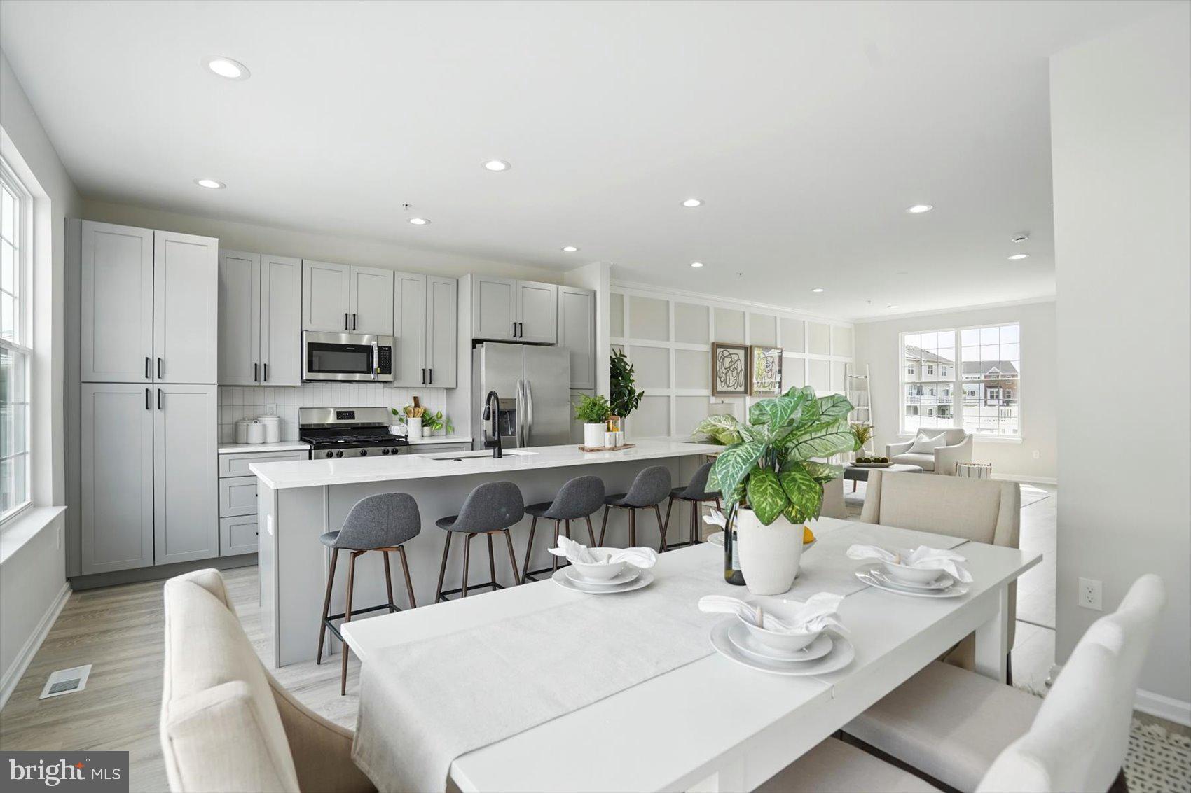 ADMIRALS LANDING - Residential