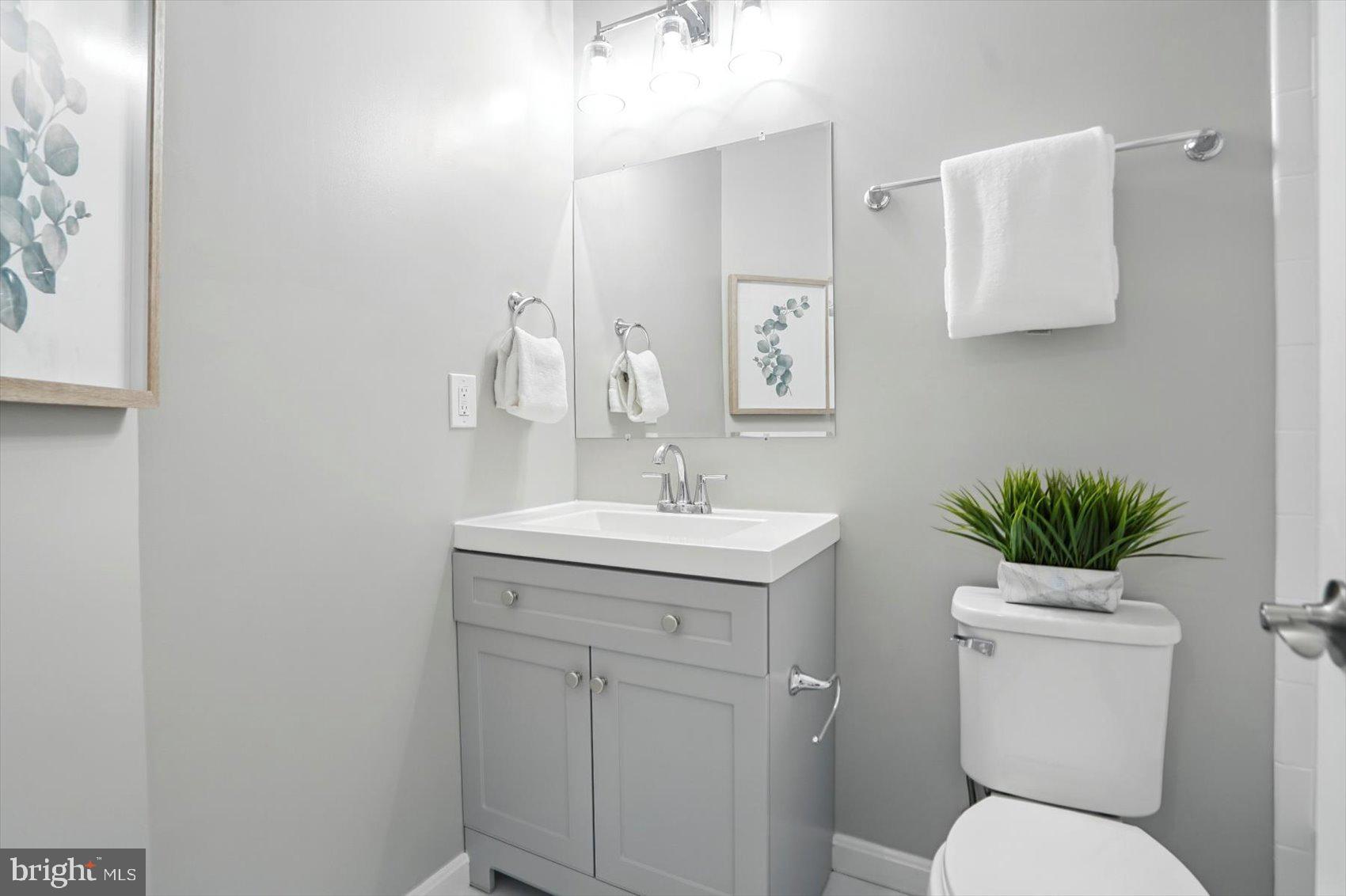 ADMIRALS LANDING - Residential