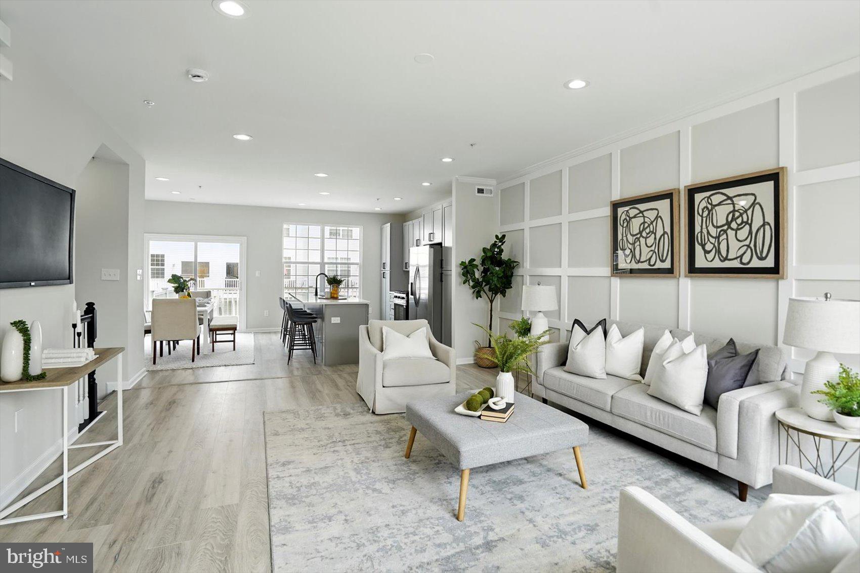 ADMIRALS LANDING - Residential
