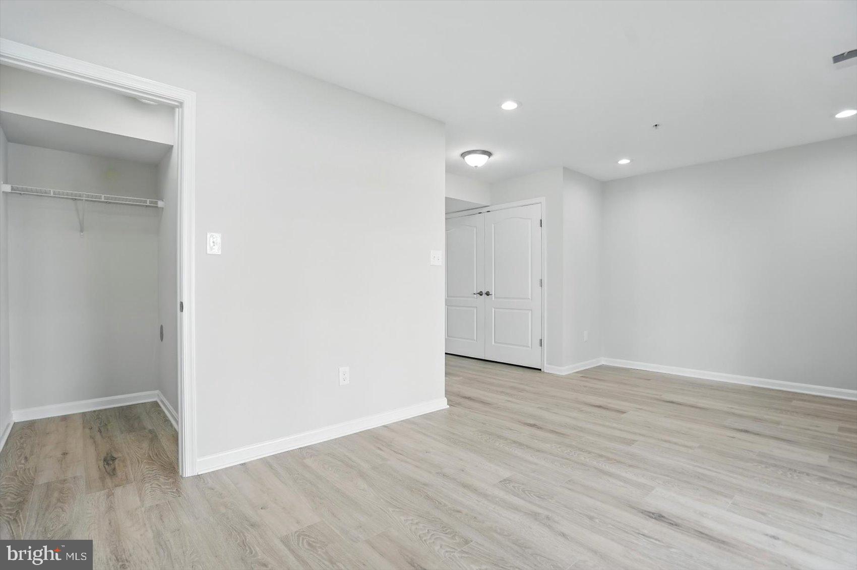 ADMIRALS LANDING - Residential