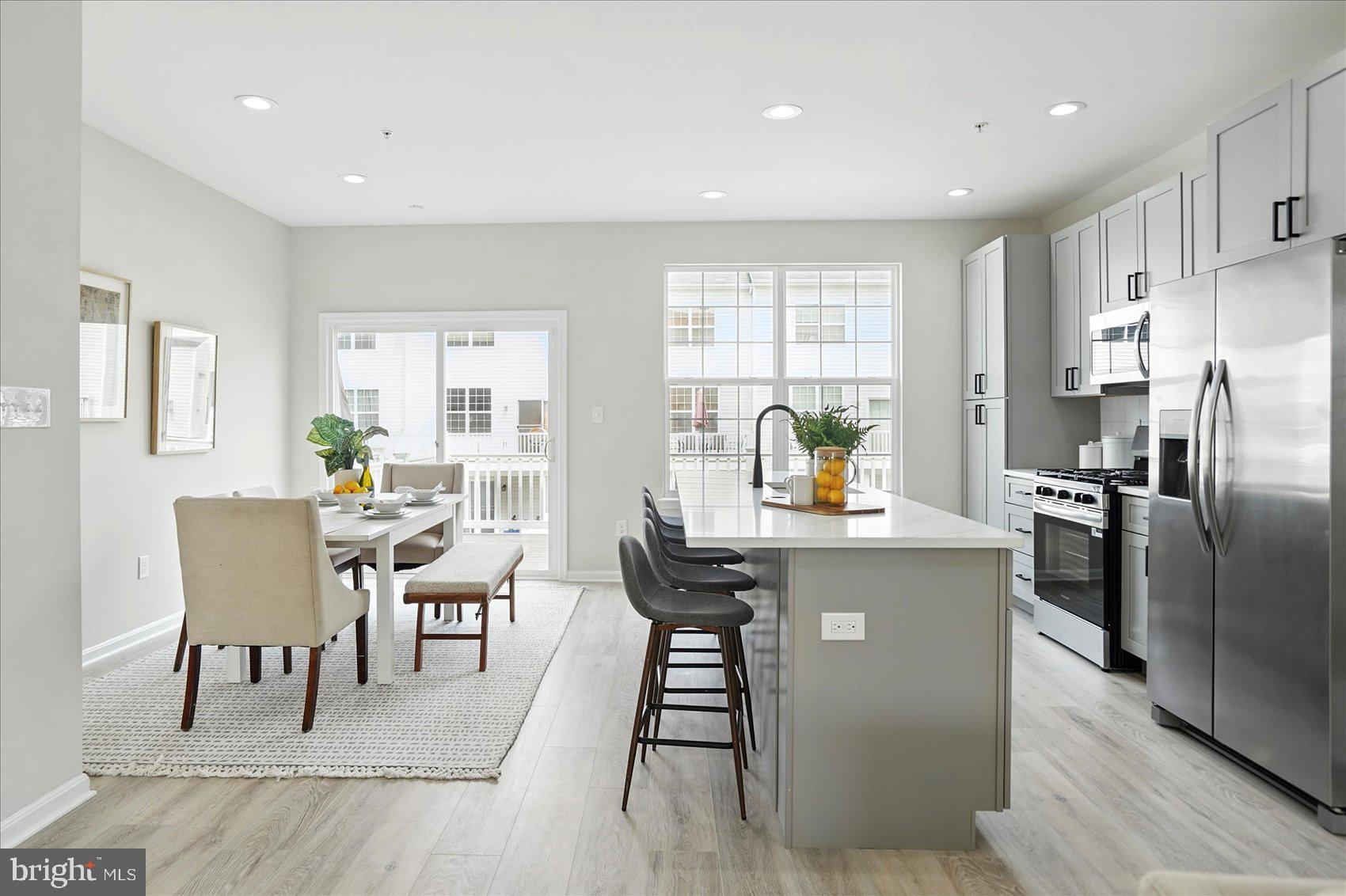 ADMIRALS LANDING - Residential