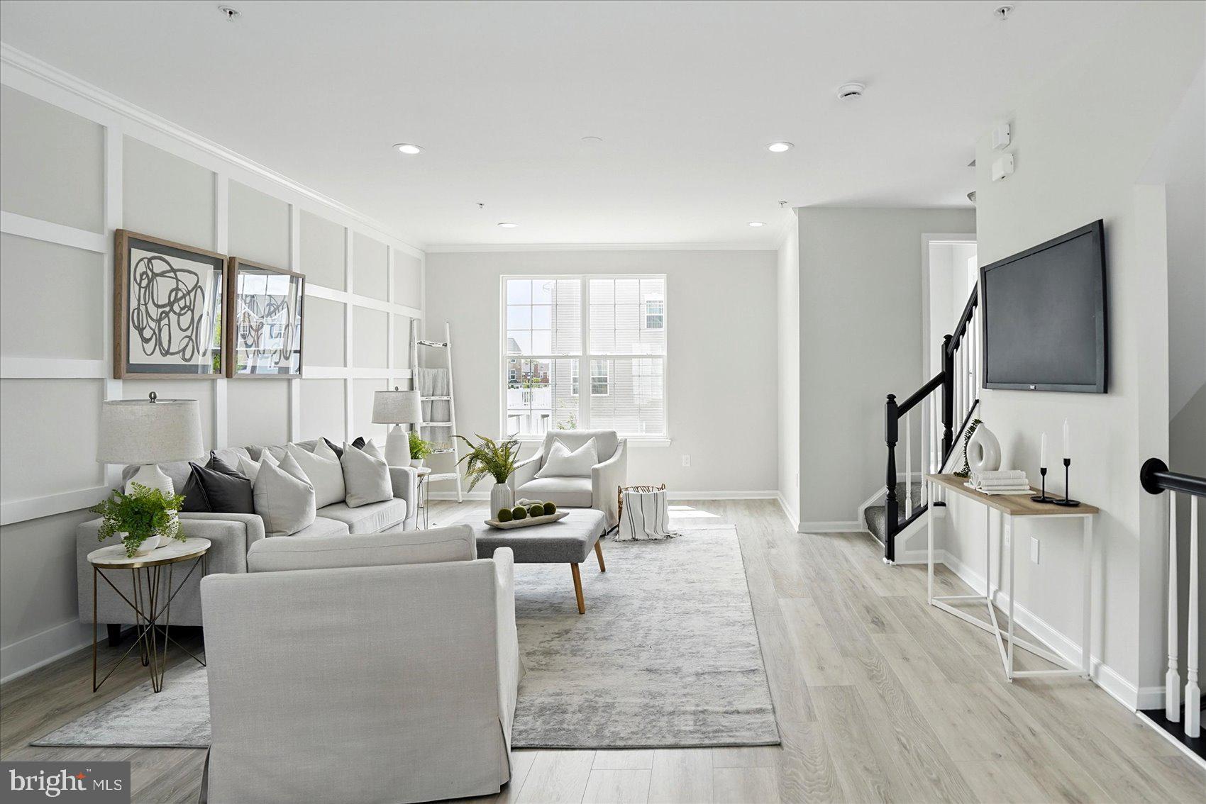 ADMIRALS LANDING - Residential