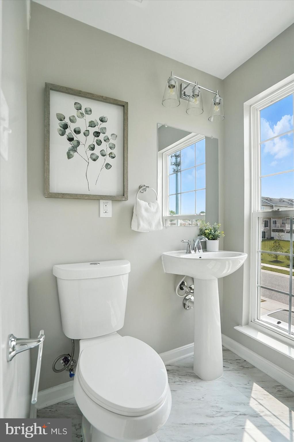 ADMIRALS LANDING - Residential