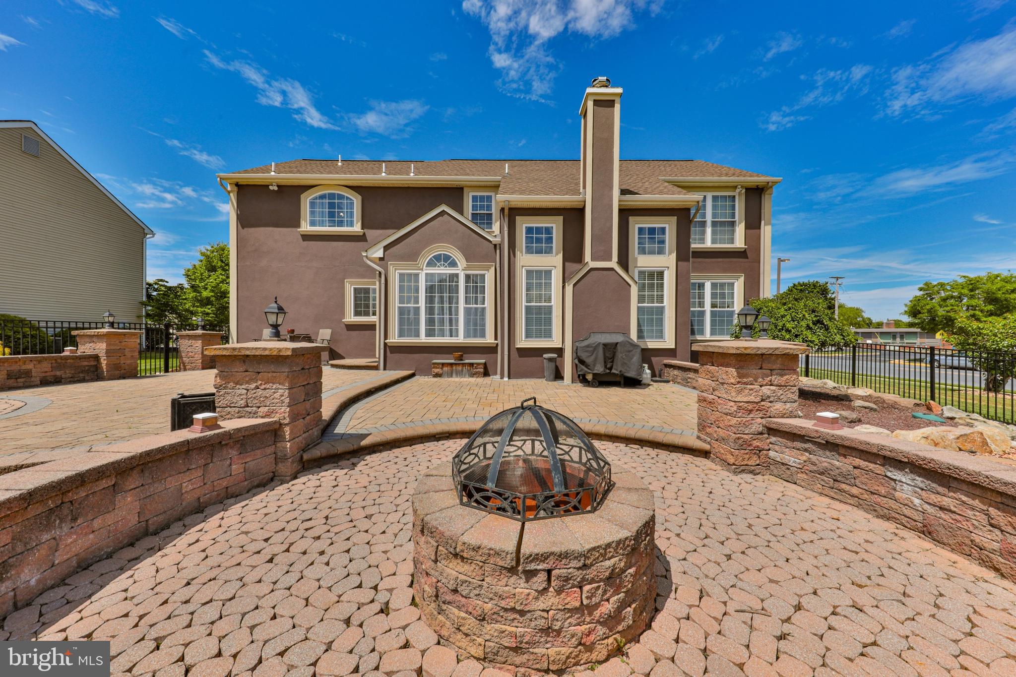 ACADEMY PLACE - Residential