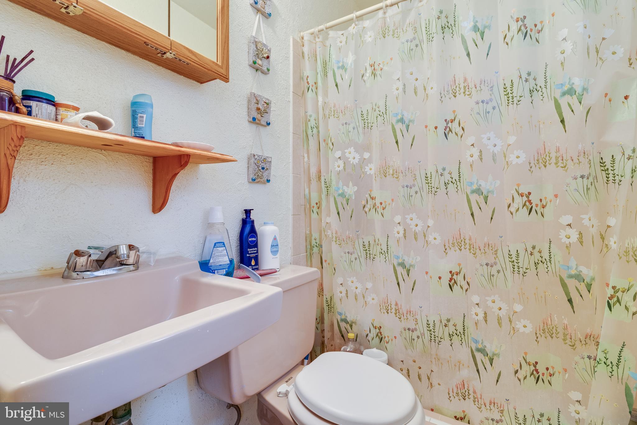 OAK HILL ESTATES - Residential