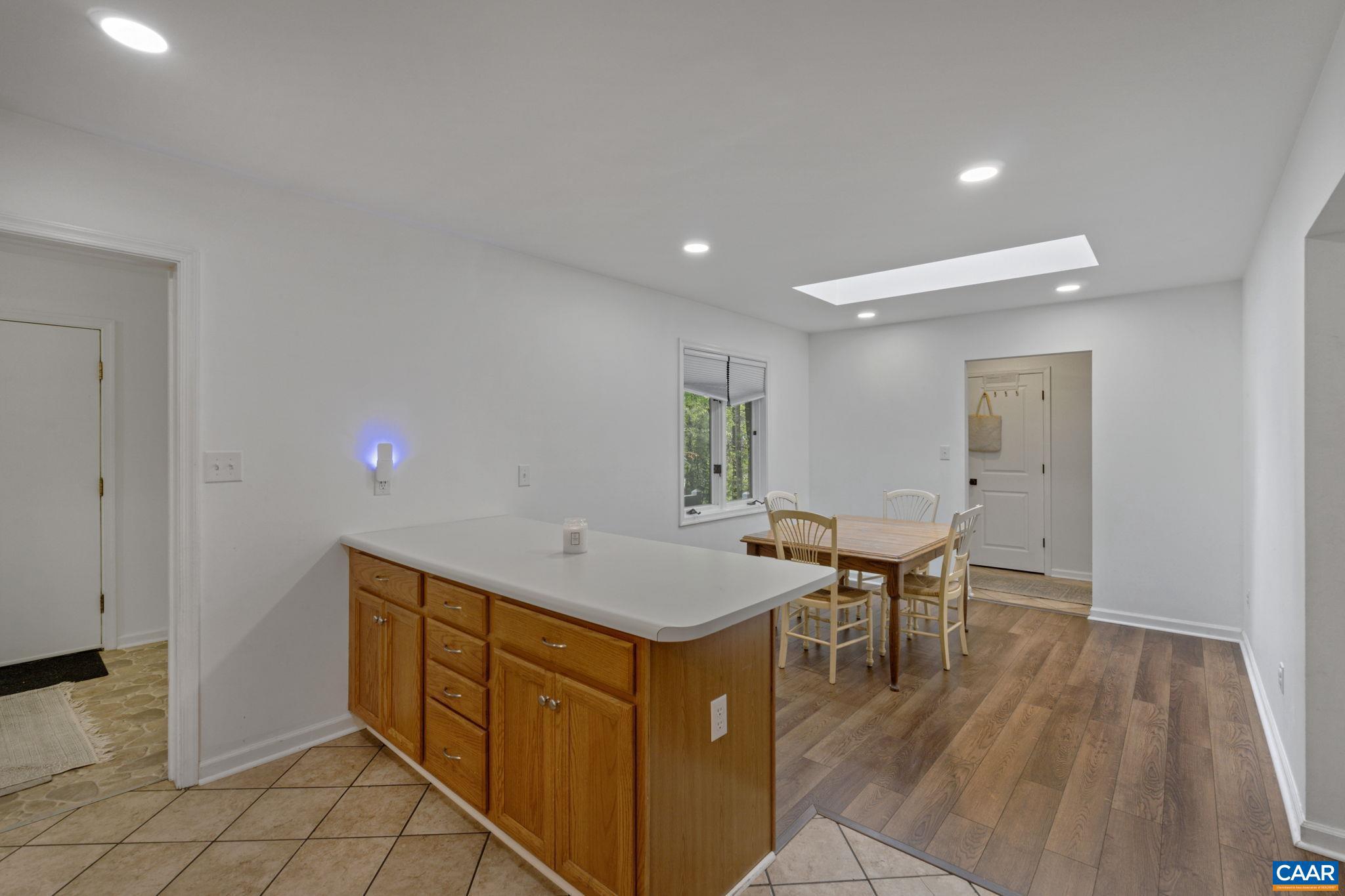 LAKE MONTICELLO - Residential