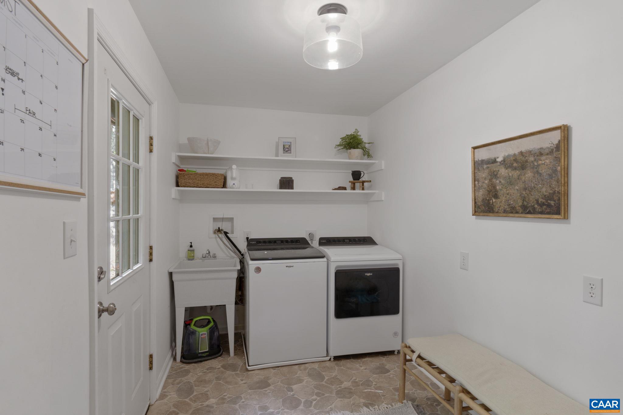 LAKE MONTICELLO - Residential