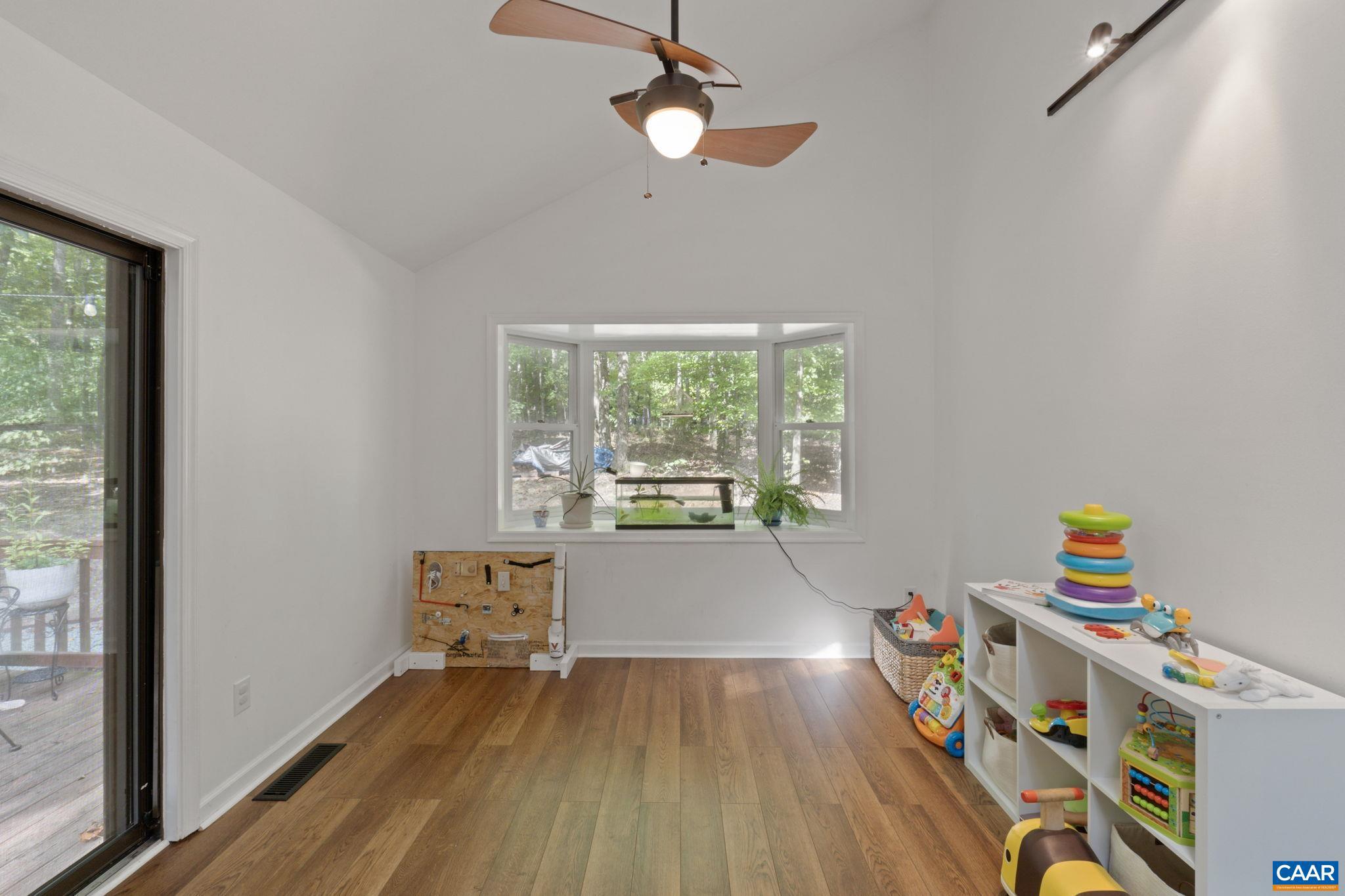 LAKE MONTICELLO - Residential