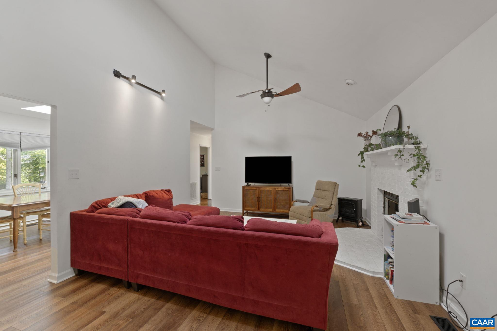 LAKE MONTICELLO - Residential