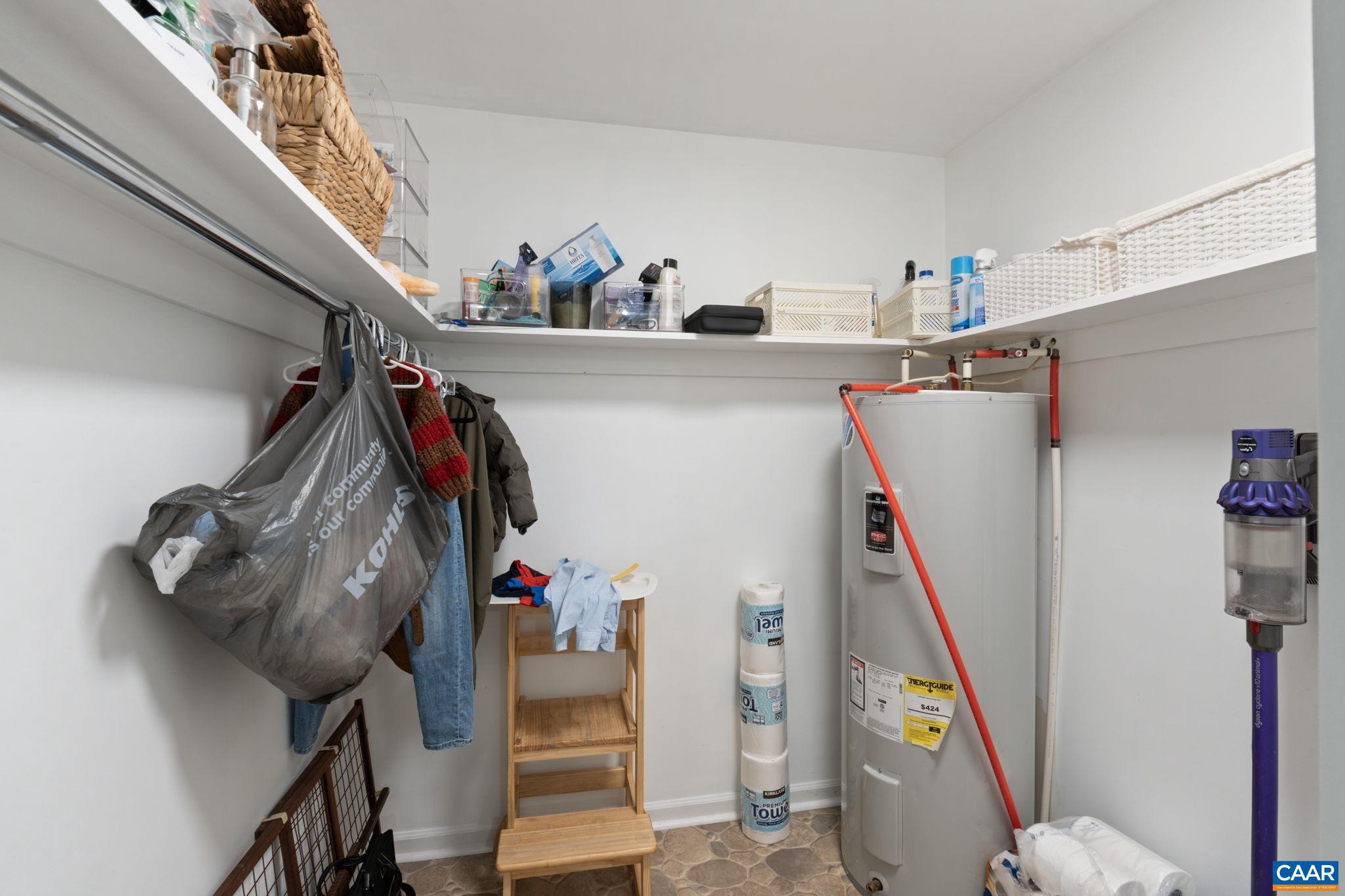 LAKE MONTICELLO - Residential