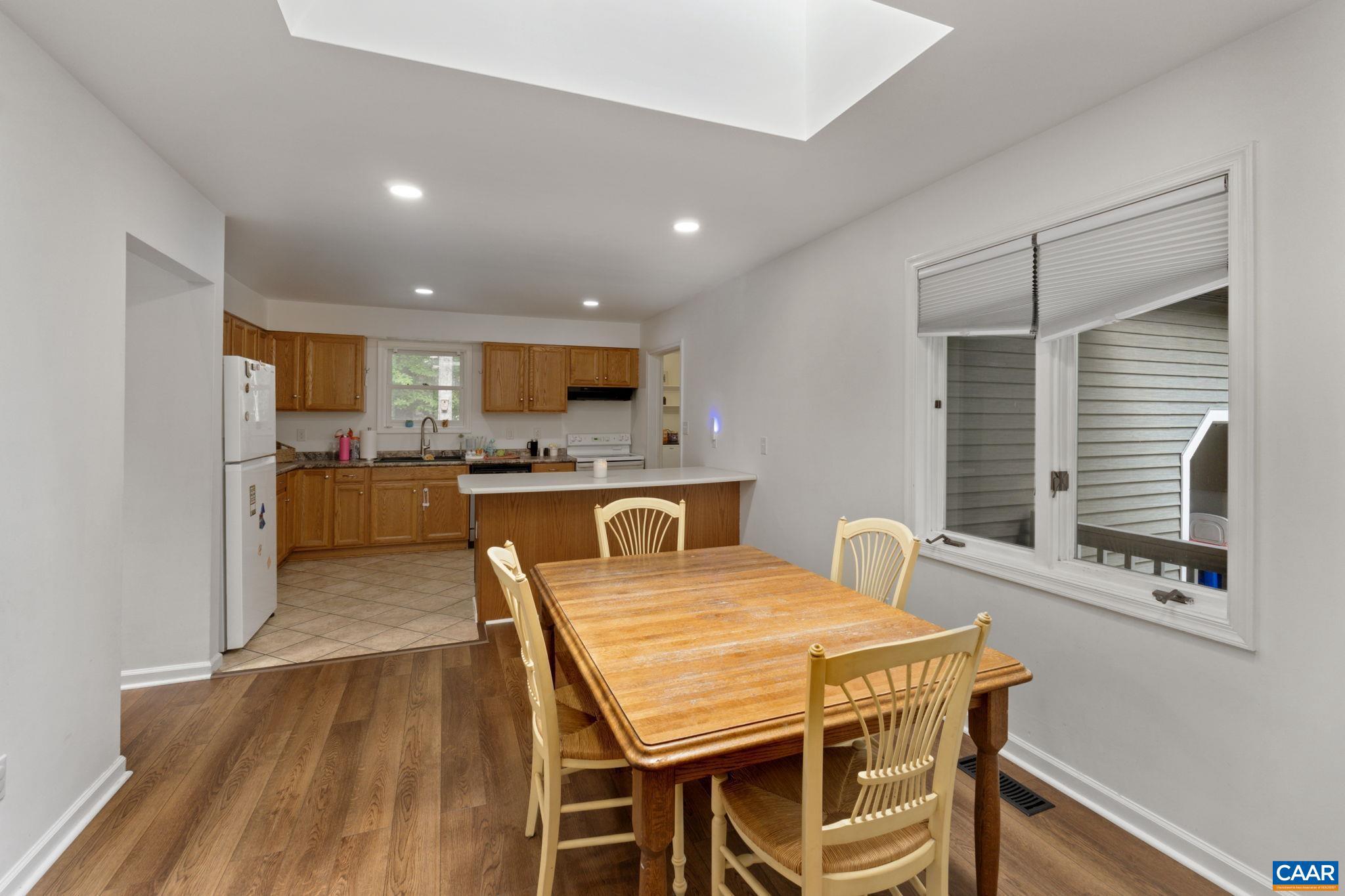 LAKE MONTICELLO - Residential