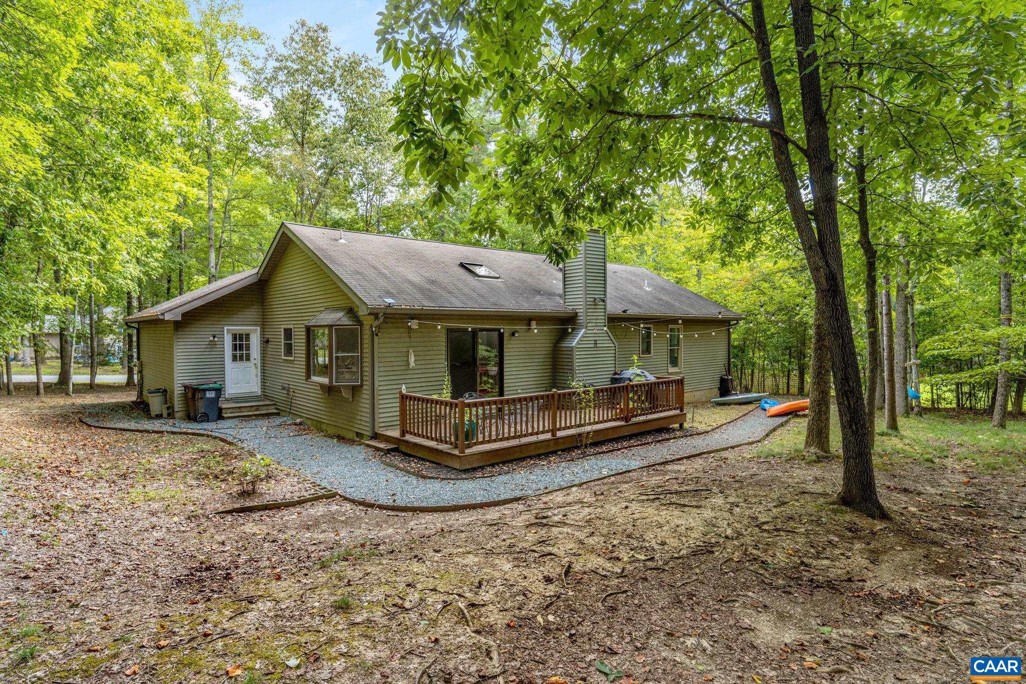 LAKE MONTICELLO - Residential