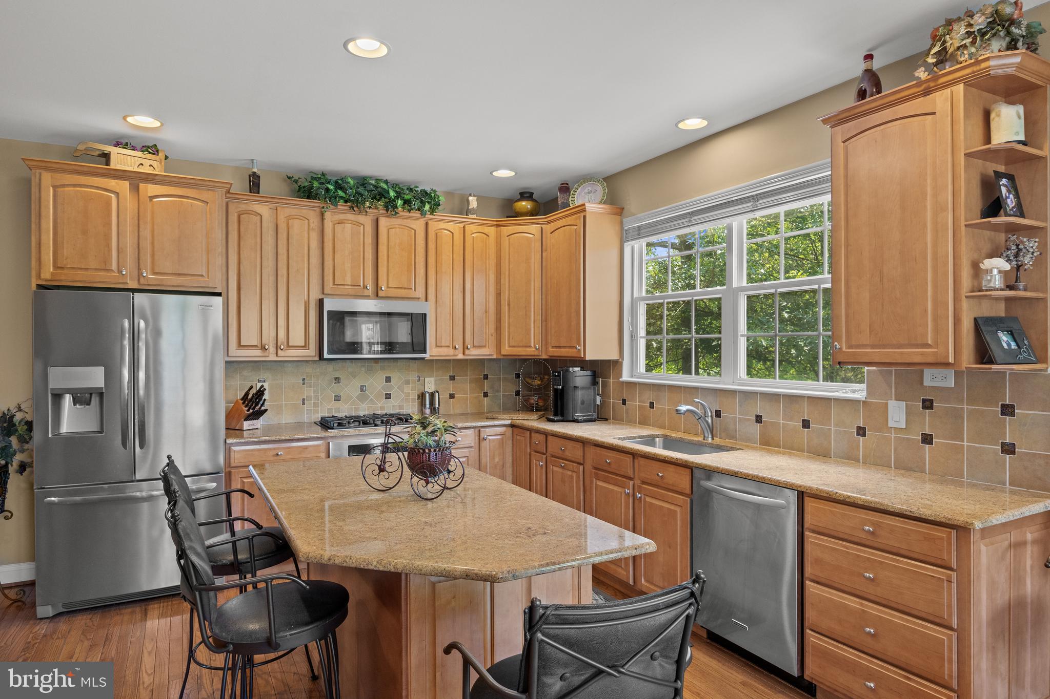 208 HICKORY LANE