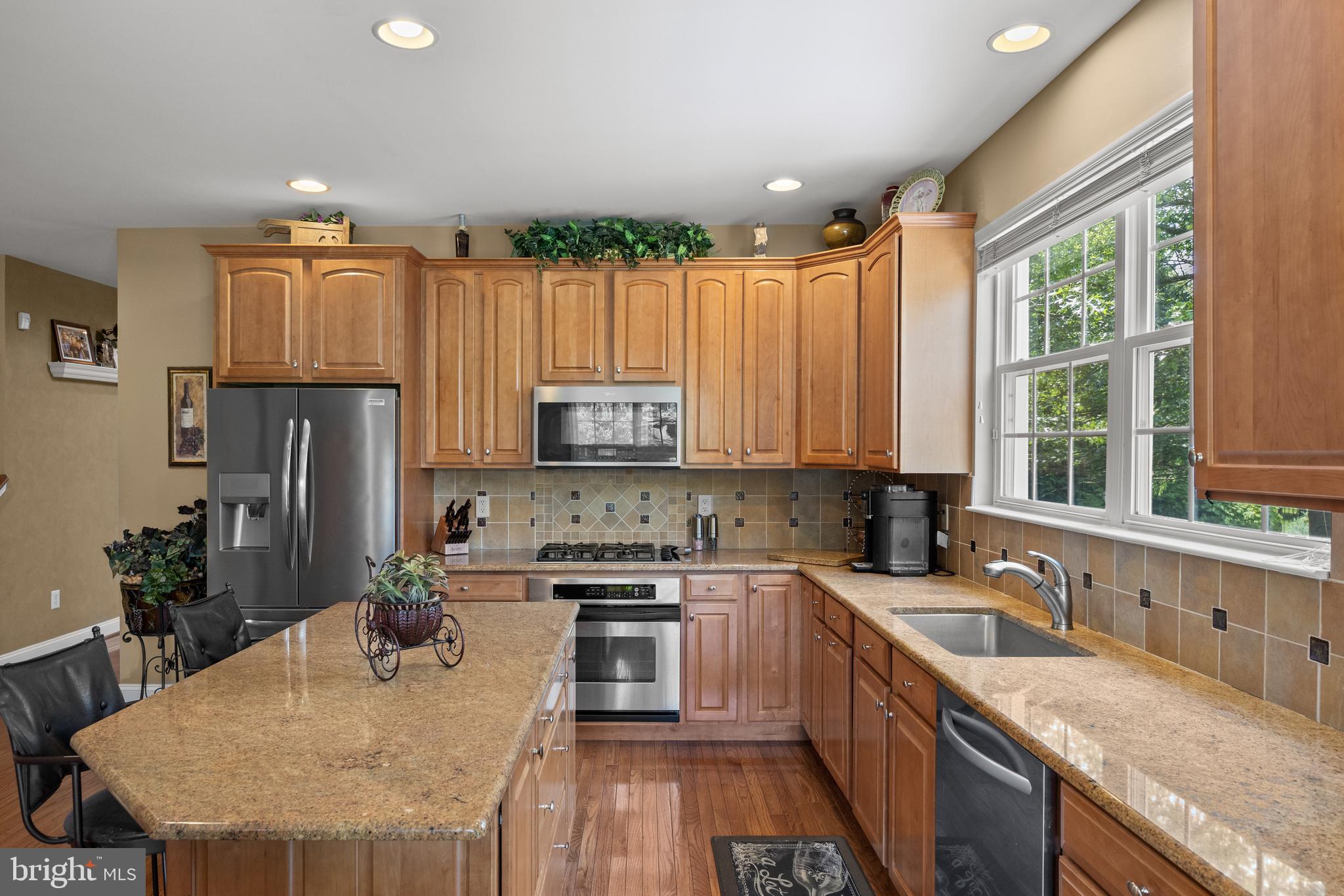 208 HICKORY LANE