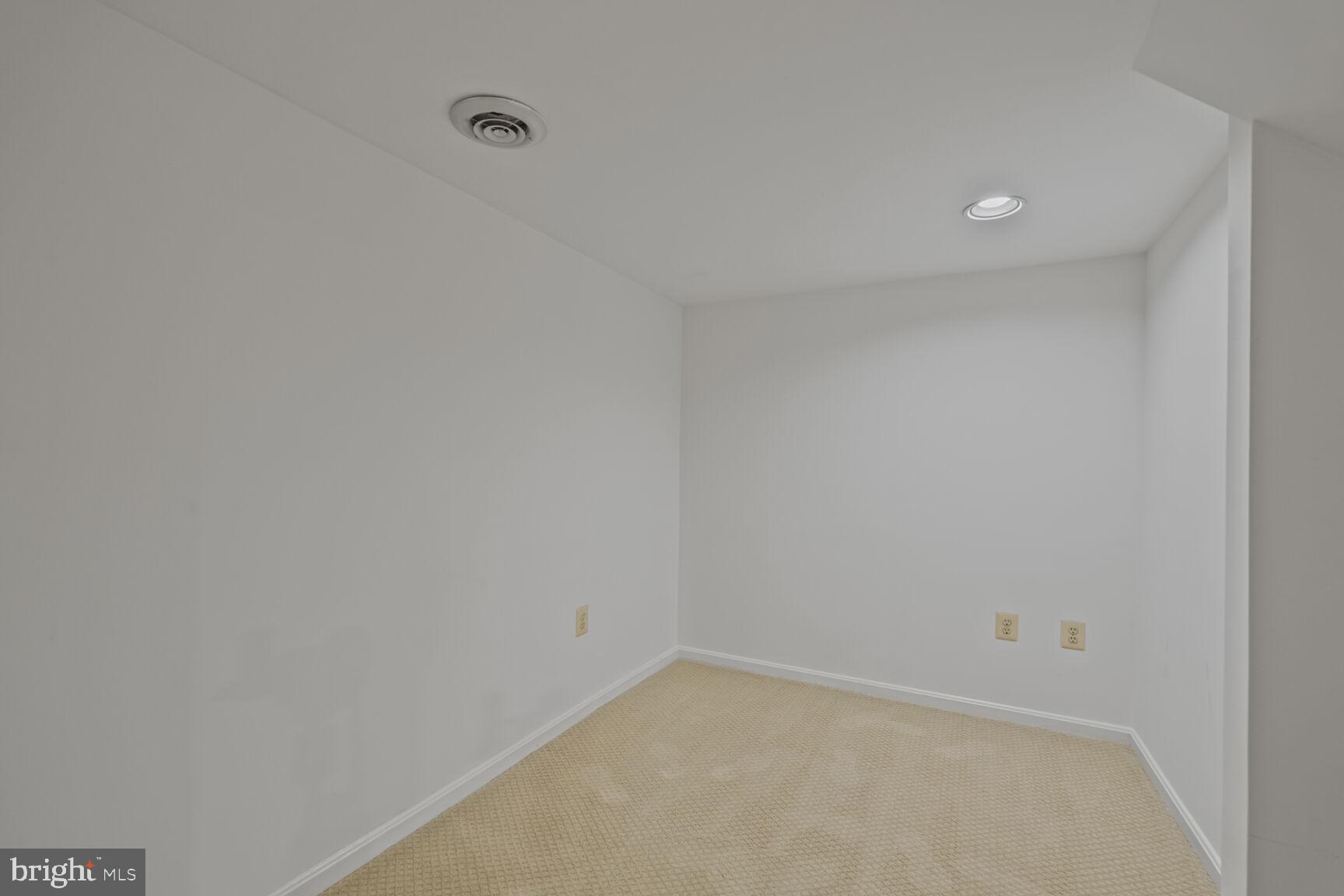 MCLEAN MEADOWS - Residential